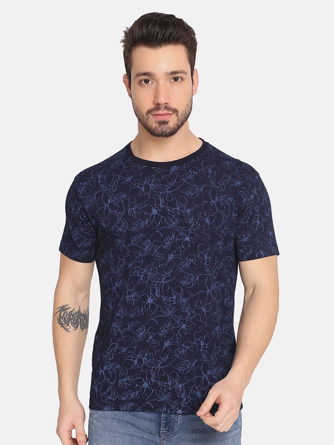 

Blackberrys Men Blue Printed Monochrome Slim Fit T-shirt
