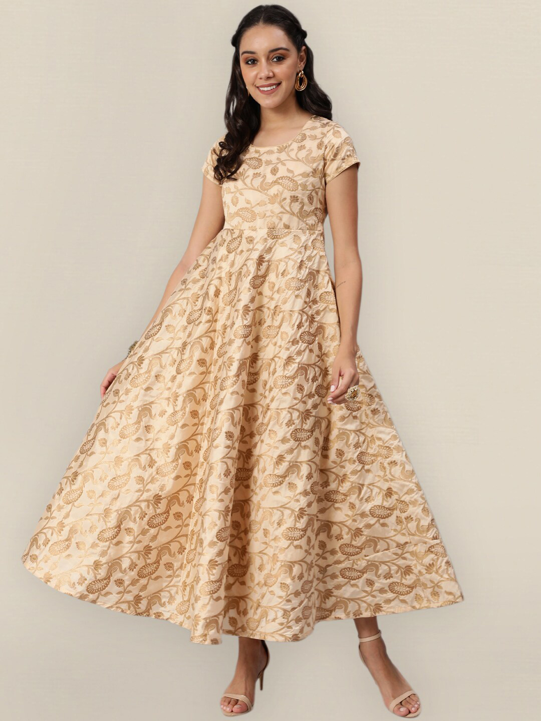 

Sangria Women Beige & Gold-Toned Jacquard Silk Maxi Dress