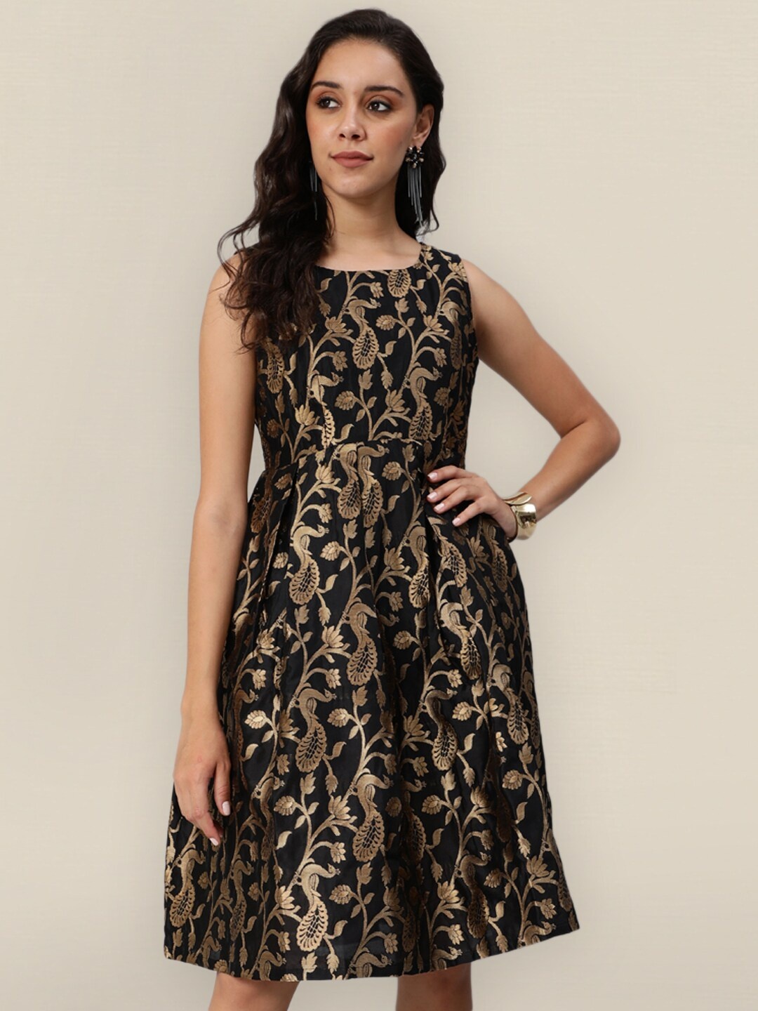

Sangria Women Black & Gold-Toned Jacquard Zari Silk Box Pleated Dress