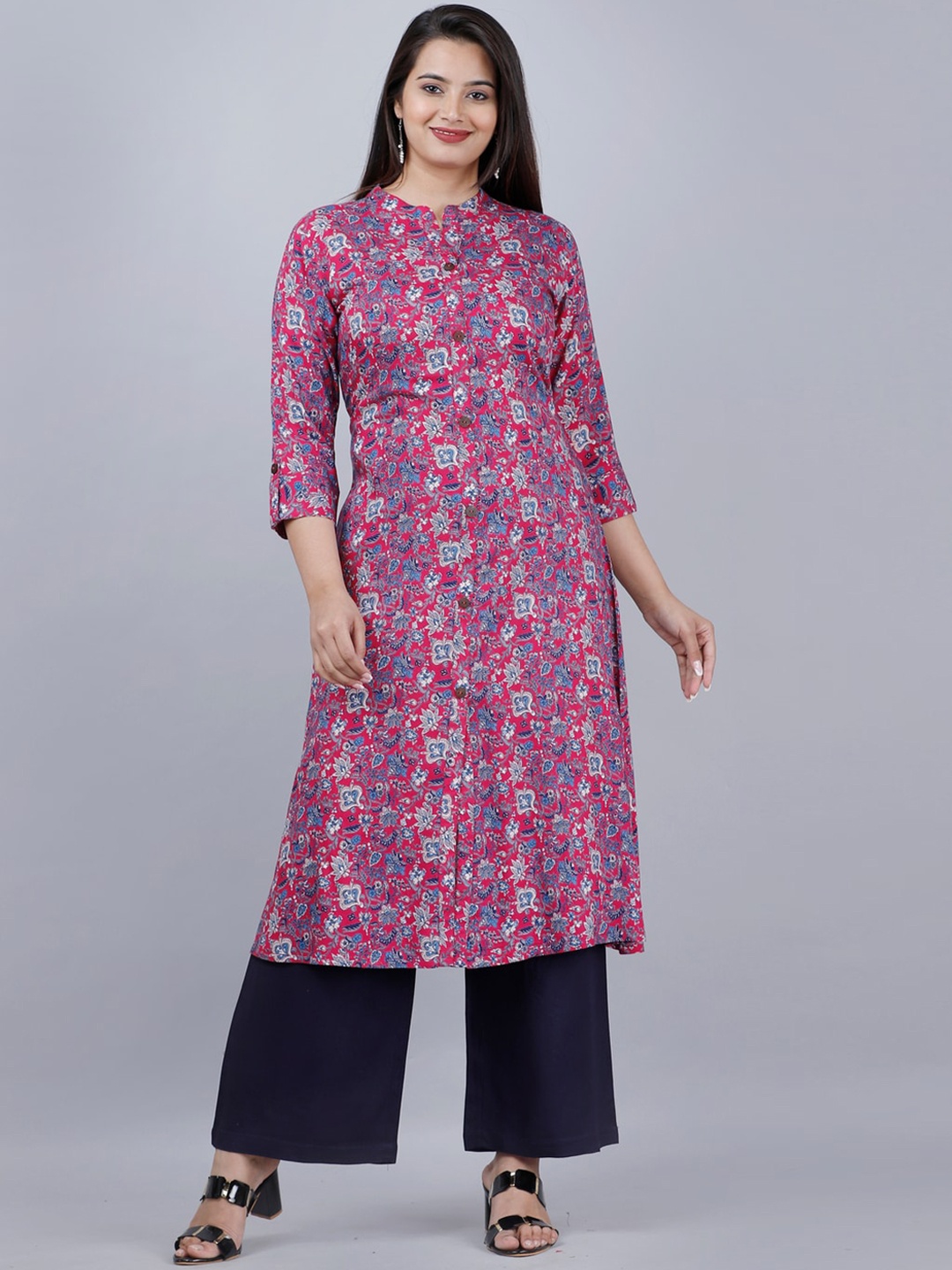 

MAUKA Women Pink Floral Printed Panelled Kurta with Palazzos
