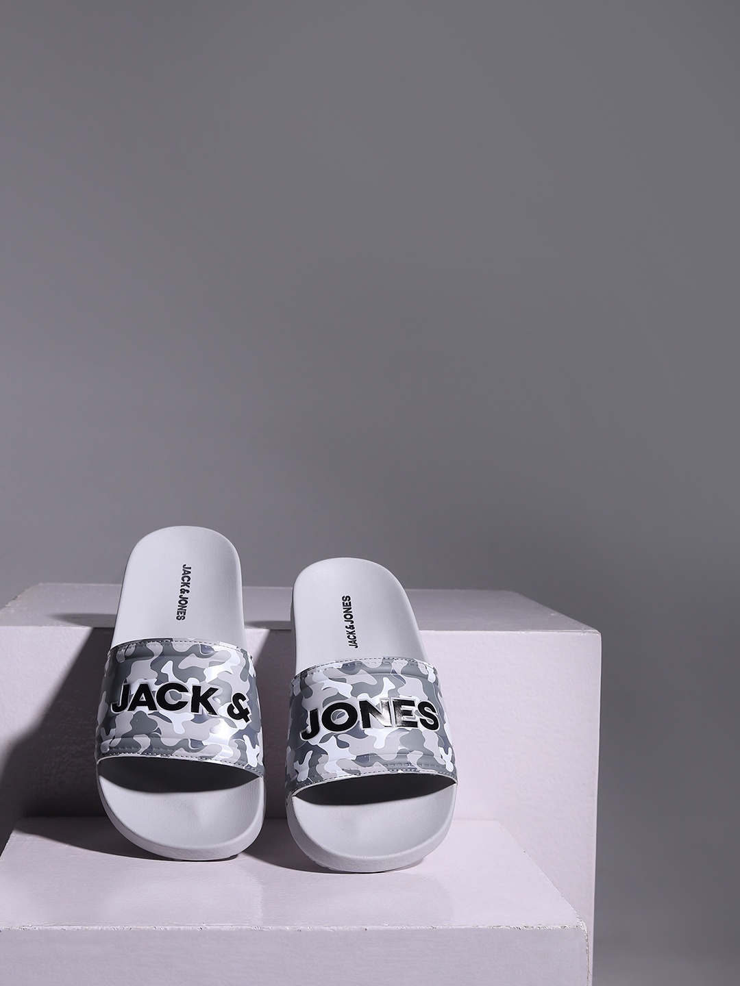 

Jack & Jones Men Grey & Black Printed Sliders