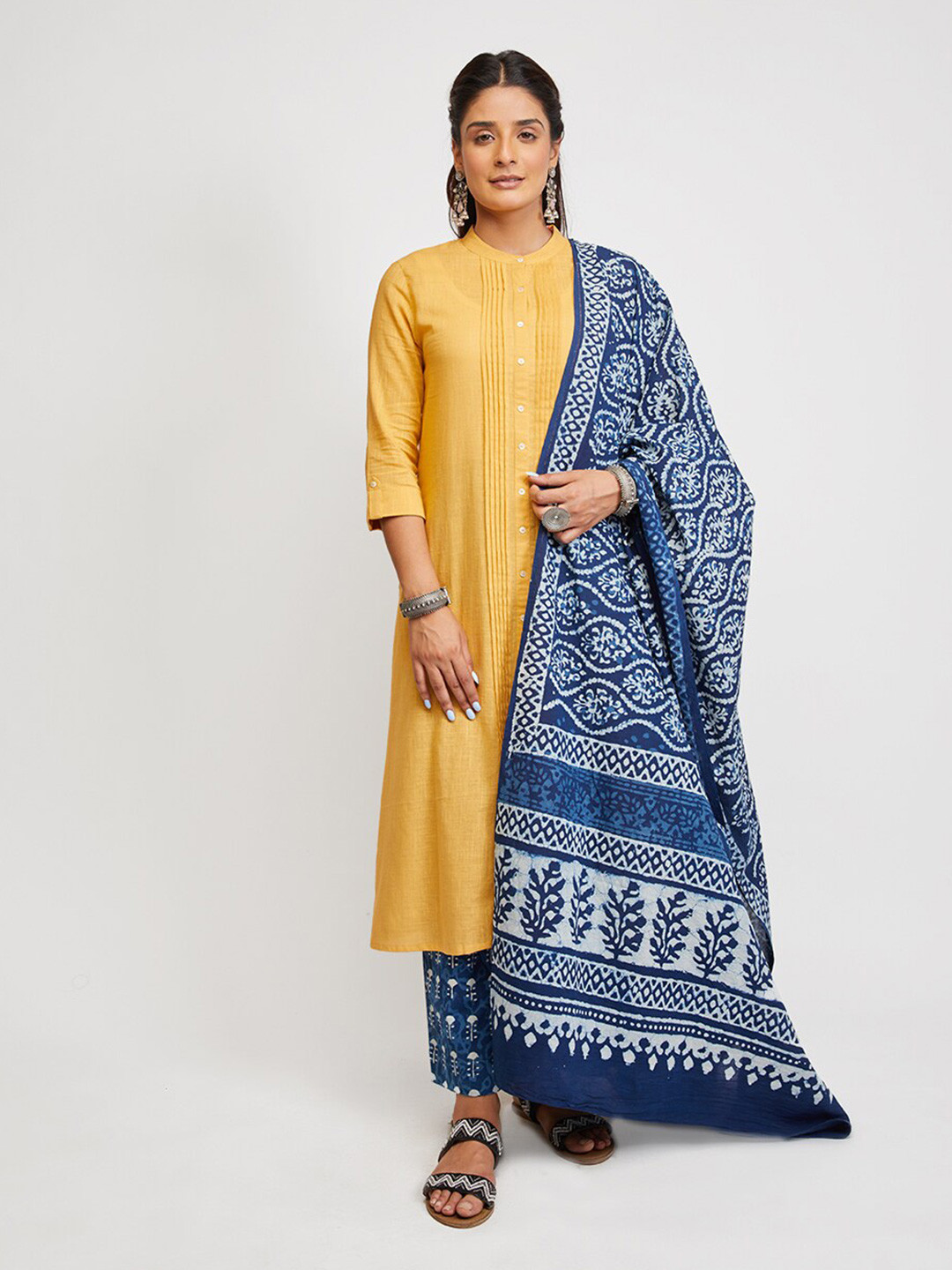 

EK BY EKTA KAPOOR Blue Hand Block Ethnic Motifs Printed Pure Cotton Dupatta