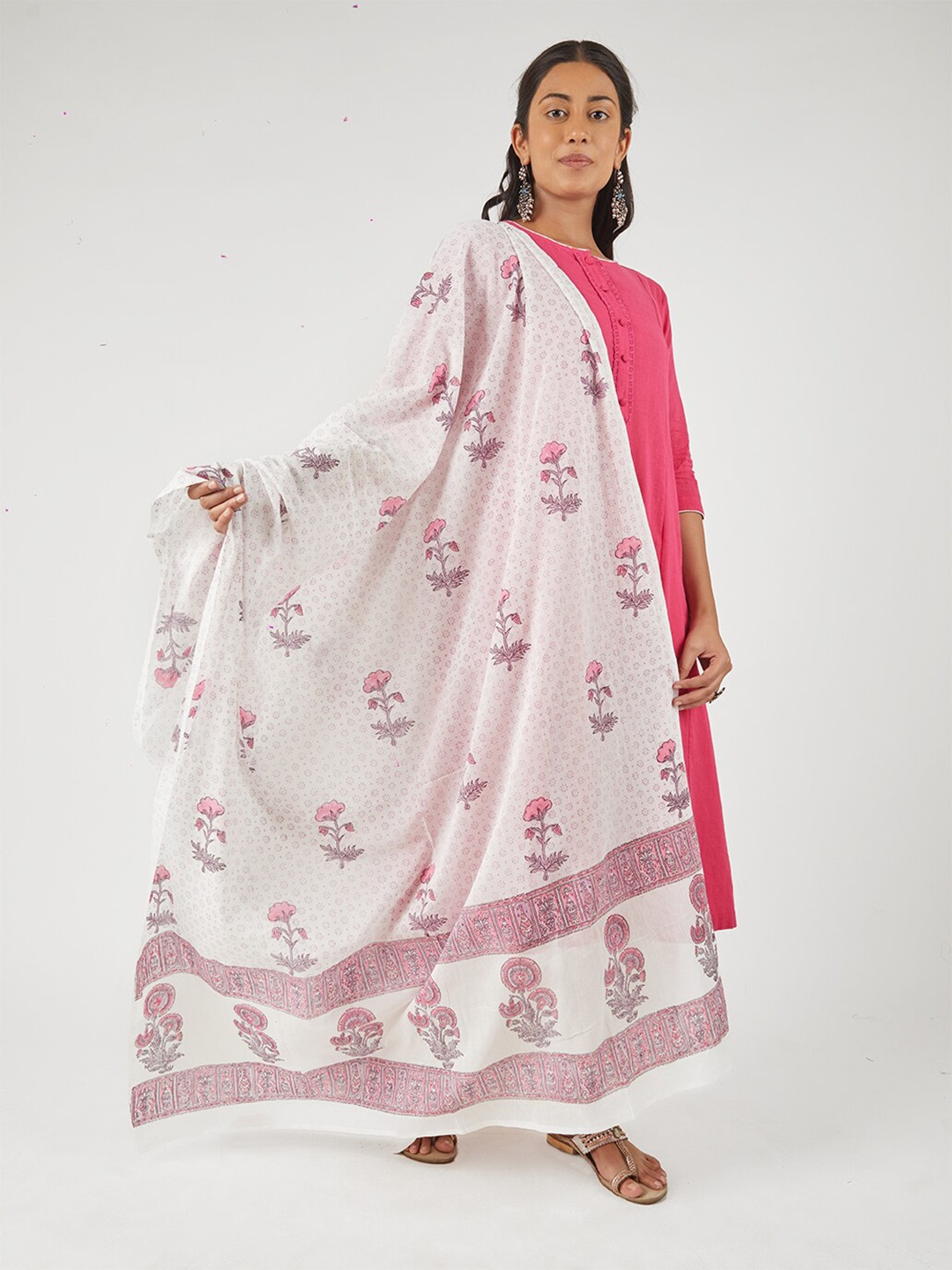 

EK BY EKTA KAPOOR Charbagh White & Pink Hand Block Floral Printed Pure Cotton Dupatta