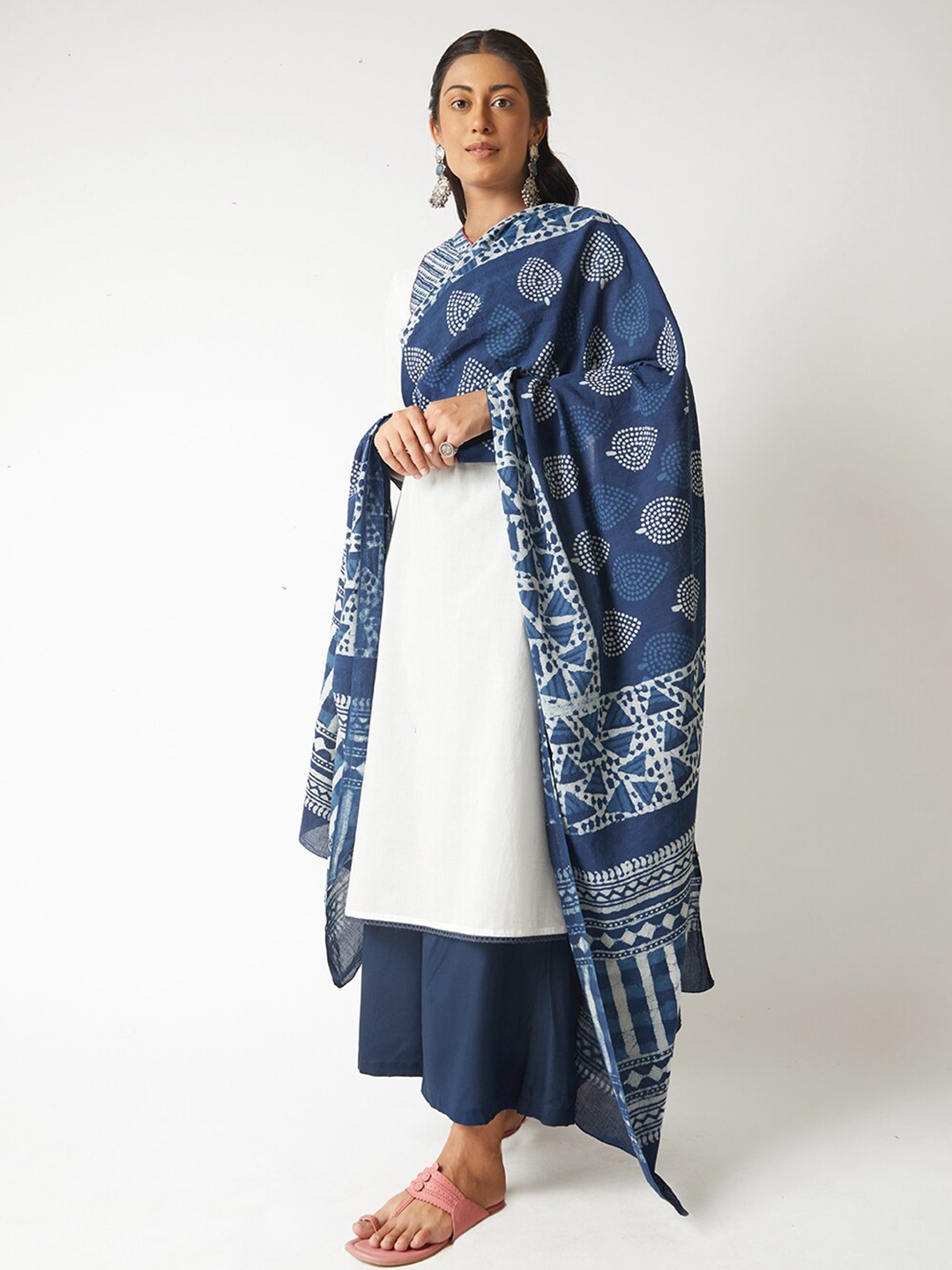 

EK BY EKTA KAPOOR Blue & White Block Leaf Print Cotton Dupatta