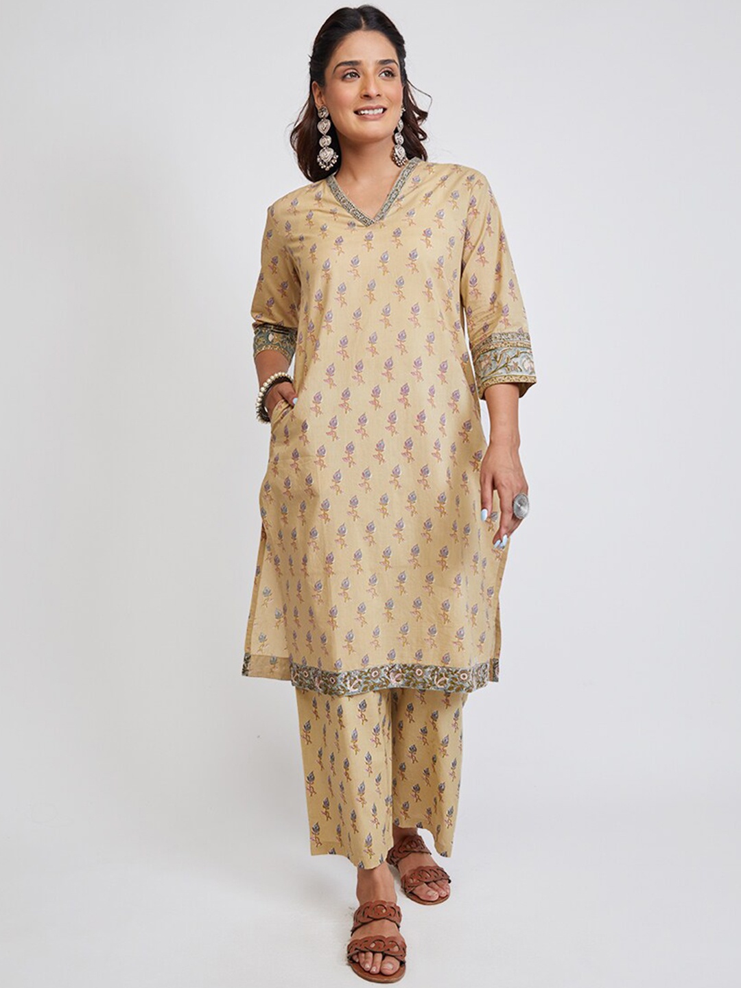 

EK BY EKTA KAPOOR Women Brown Hand Block Printed Straight Fit Kurta