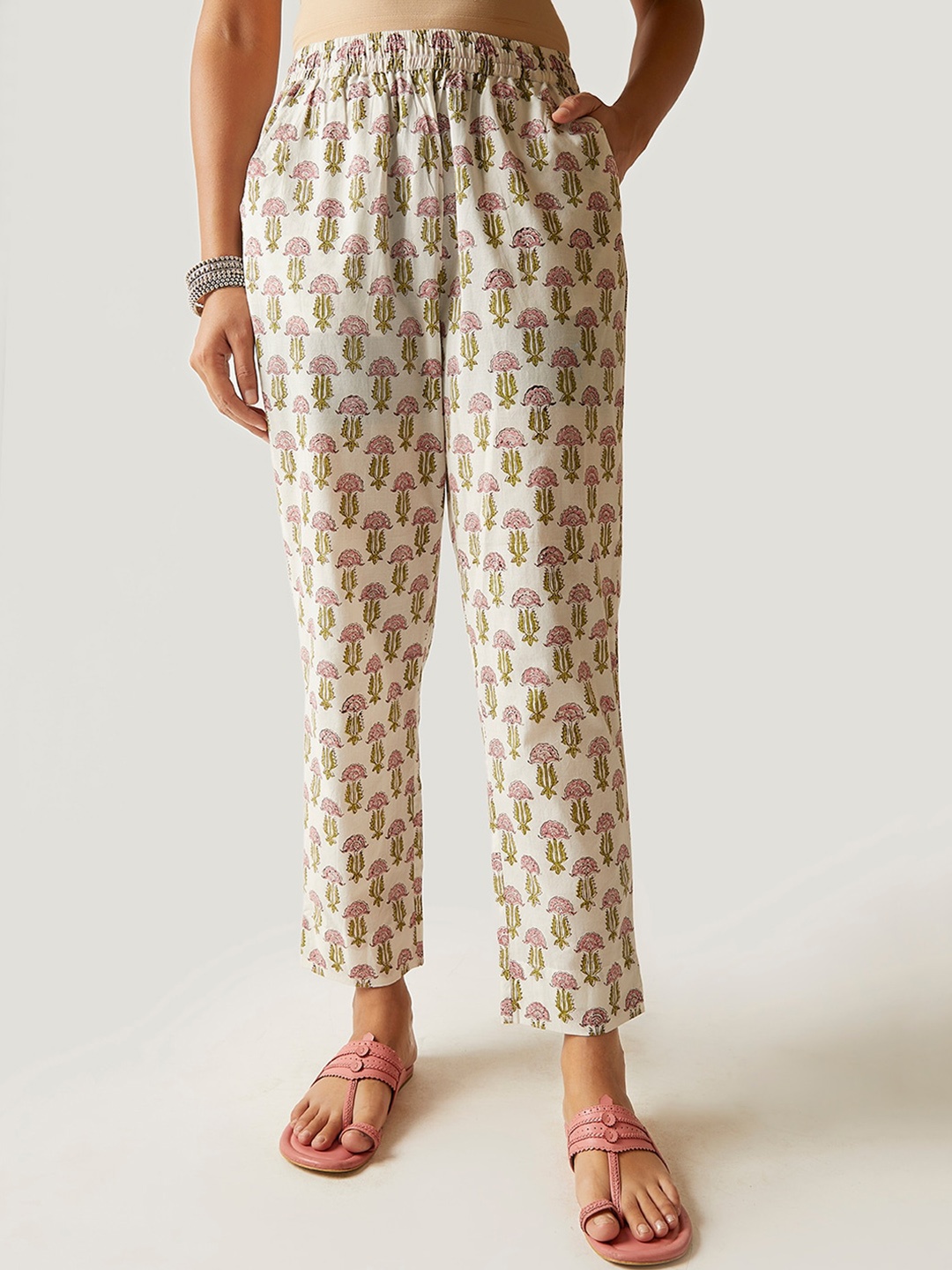 

EK BY EKTA KAPOOR Women White Block Printed Tapered Fit Cotton Trousers