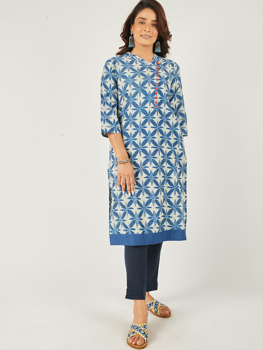 

EK BY EKTA KAPOOR Women Blue Block Printed Cotton Straight Fit Kurta With Stylised Neck