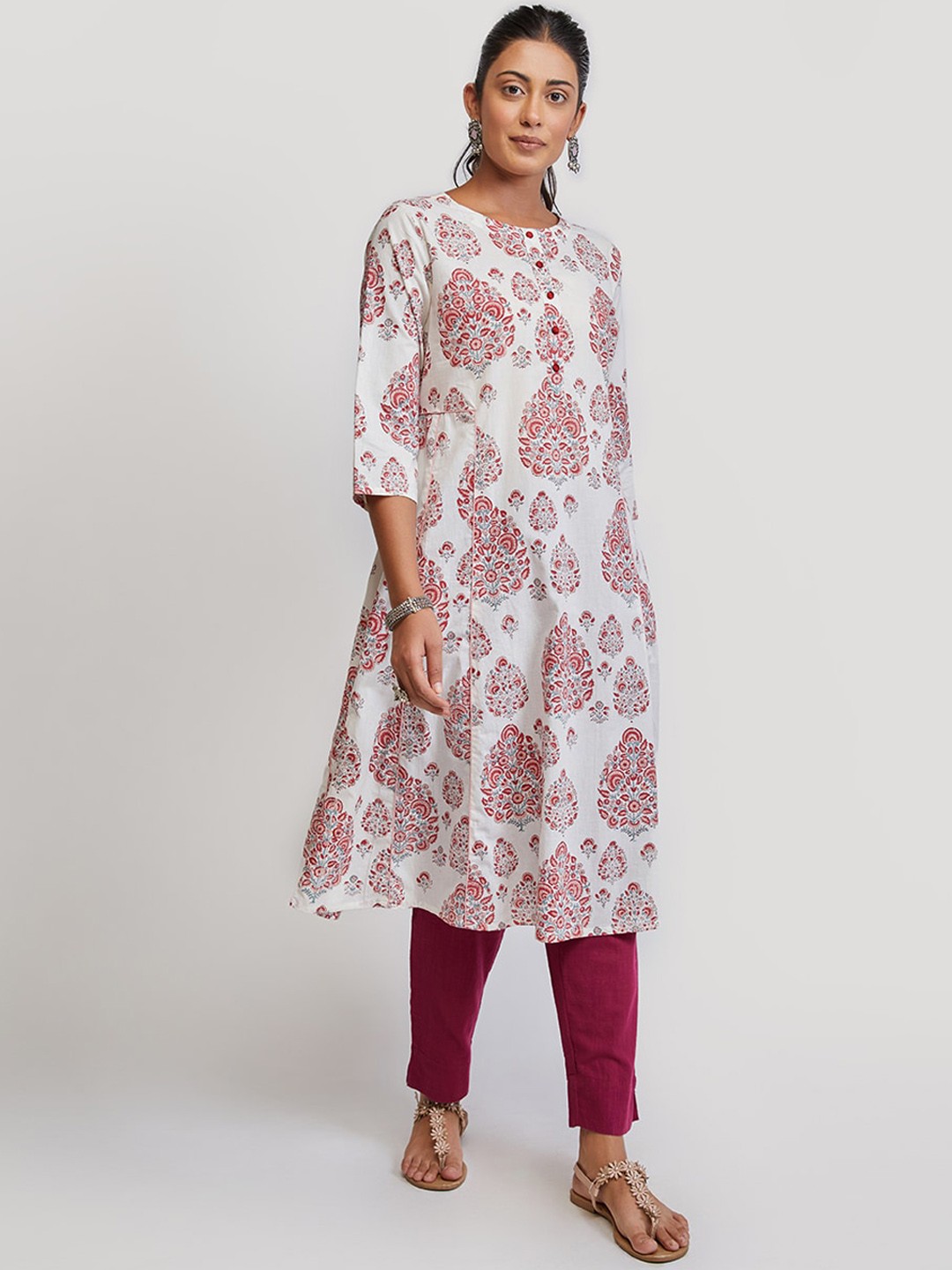 

EK BY EKTA KAPOOR Women White & Maroon Cotton Block Printed Kalidar Kurta