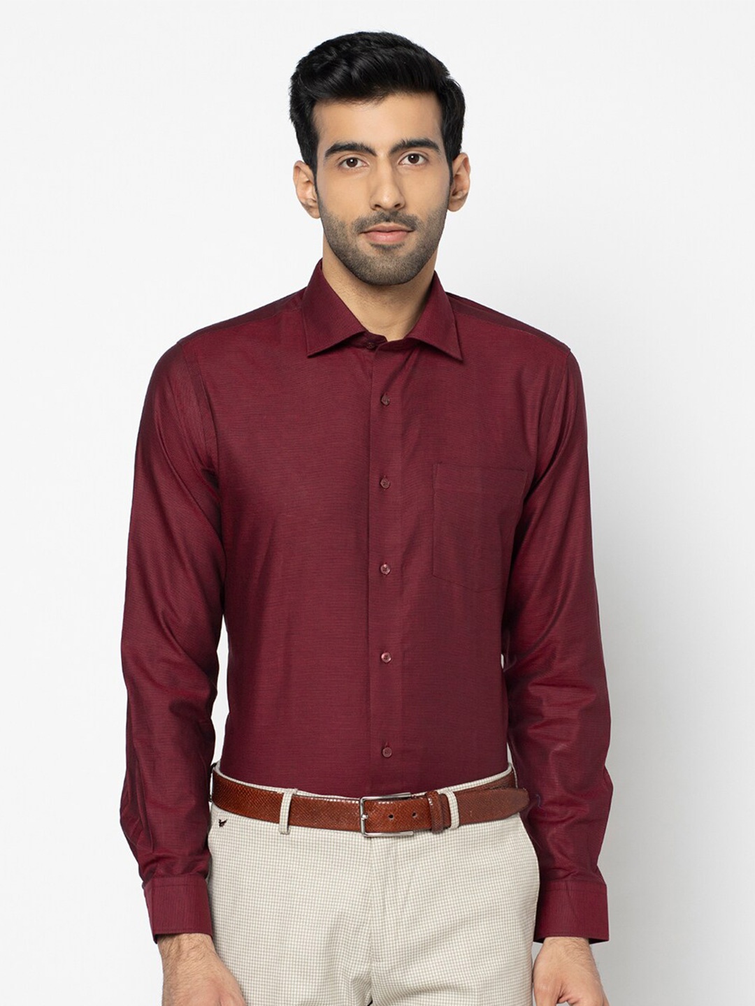 

Blackberrys Men Red Solid Slim Fit Cotton Formal Shirt