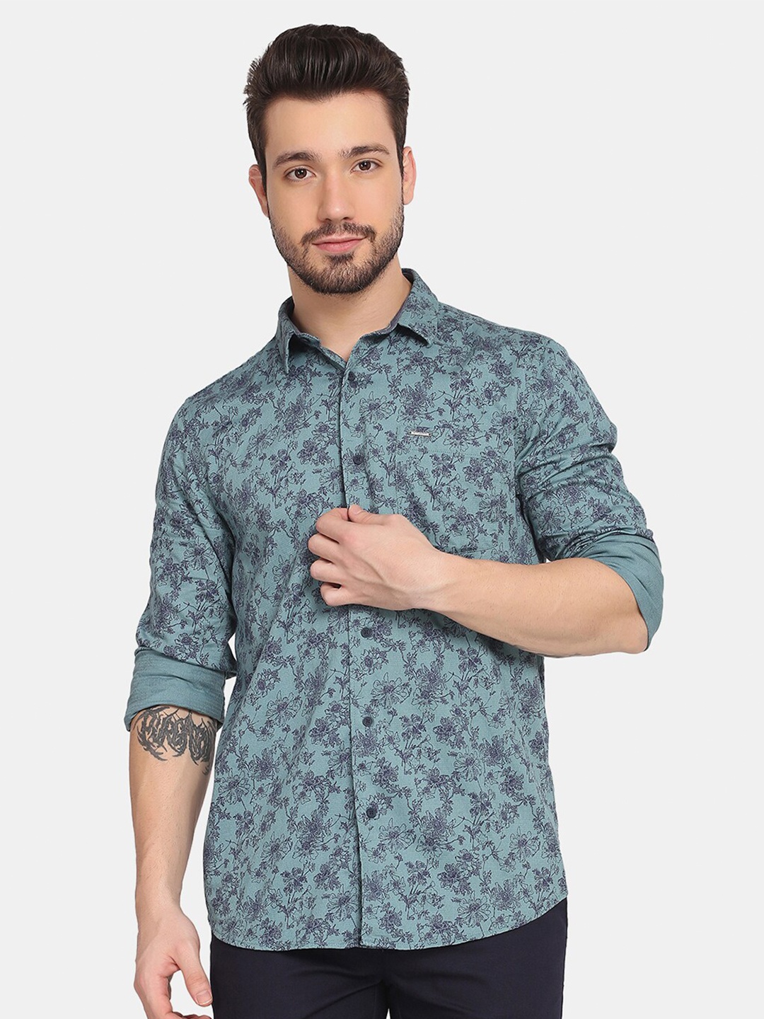 

Blackberrys Men Blue Slim Fit Floral Printed Casual Shirt