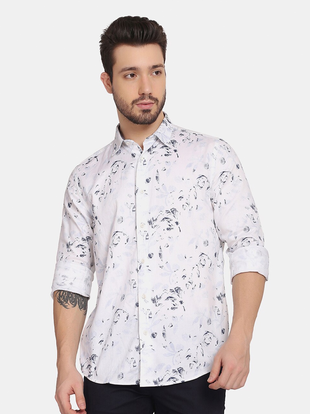 

Blackberrys Men White Slim Fit Floral Printed Cotton Casual Shirt