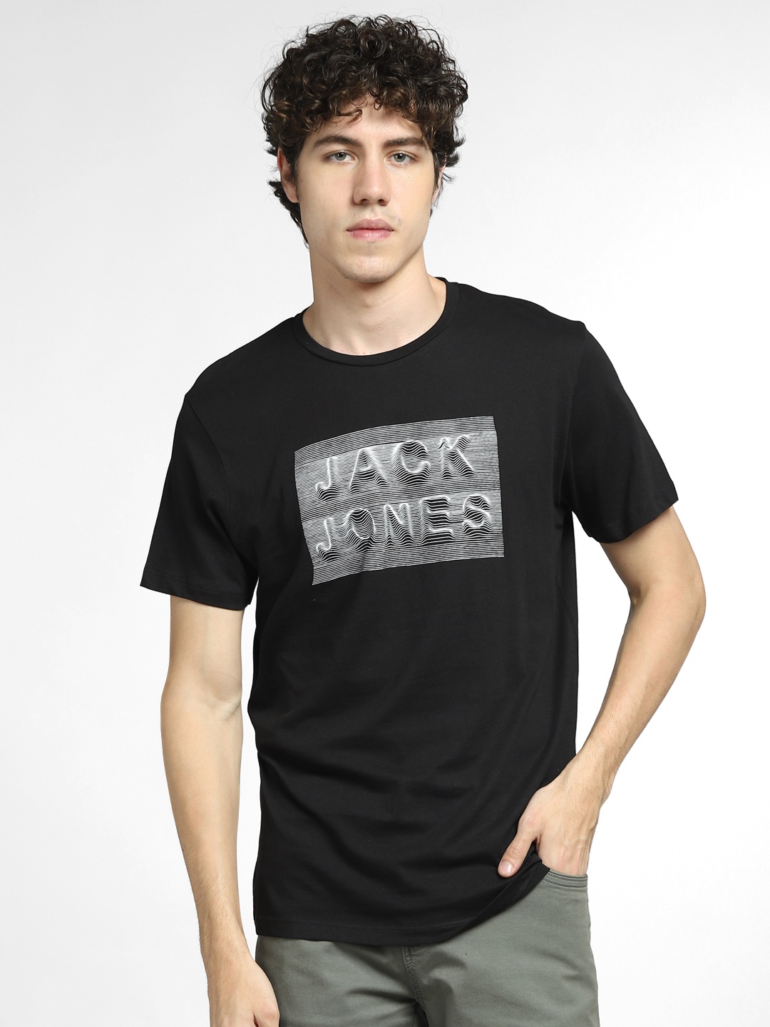 

Jack & Jones Men Black & White Cotton Printed Slim Fit T-shirt