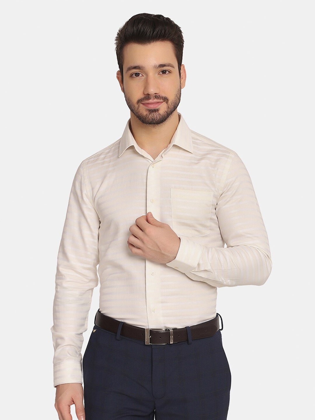 

Blackberrys Men Cream-Coloured Slim Fit Horizontal Stripes Cotton Formal Shirt