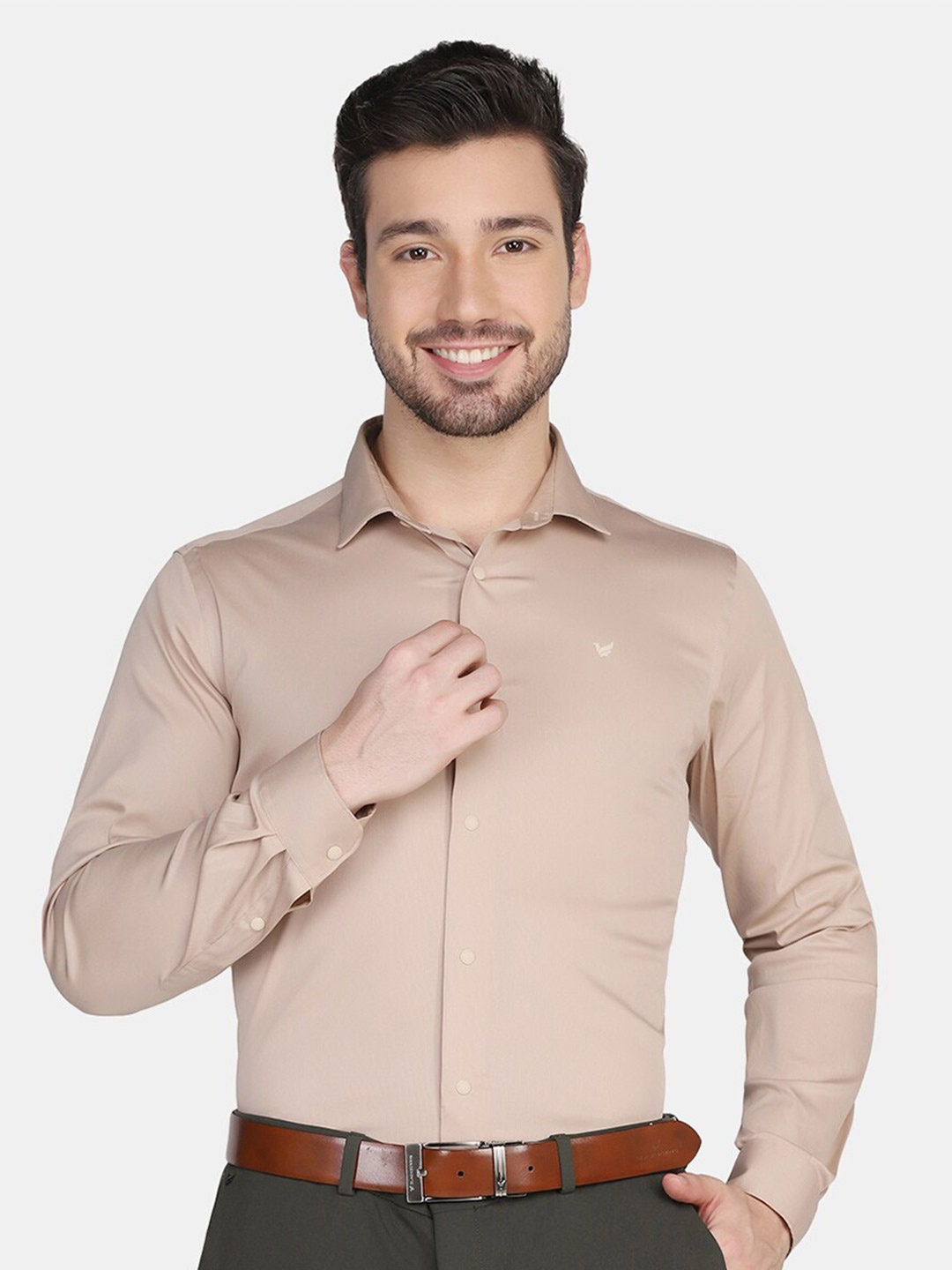 

Blackberrys Men Solid Slim Fit Formal Shirt, Beige