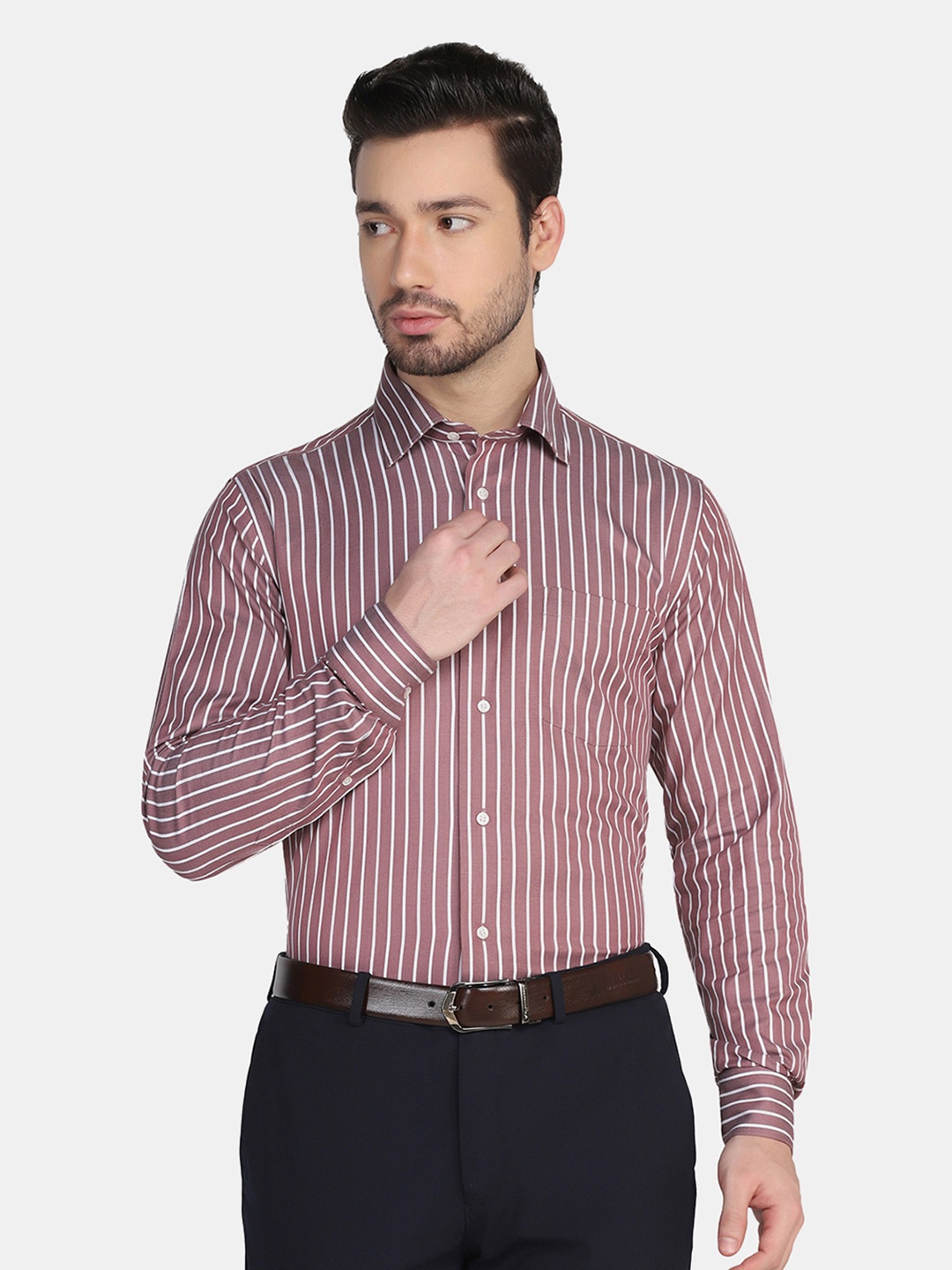 

Blackberrys Men Pink Slim Fit Vertical Striped Formal Shirt