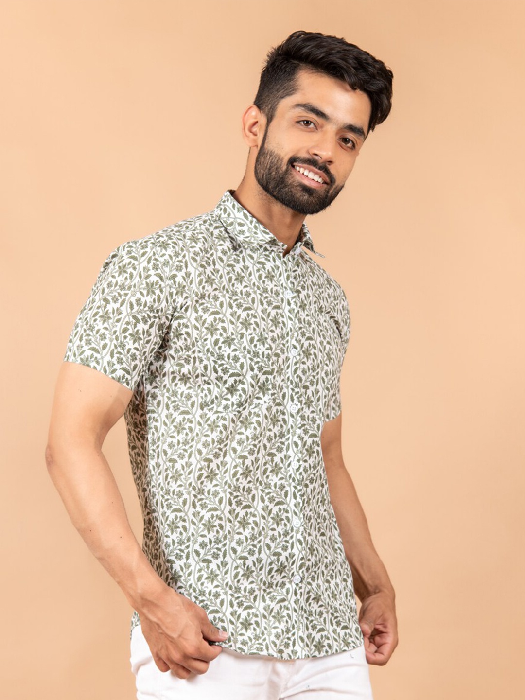

Tistabene Men Off White & Green Comfort Floral Printed Cotton Casual Shirt