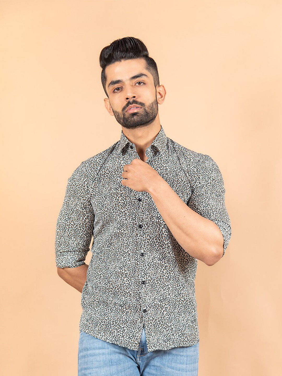 

Tistabene Men Brown Comfort Animal Printed Casual Shirt
