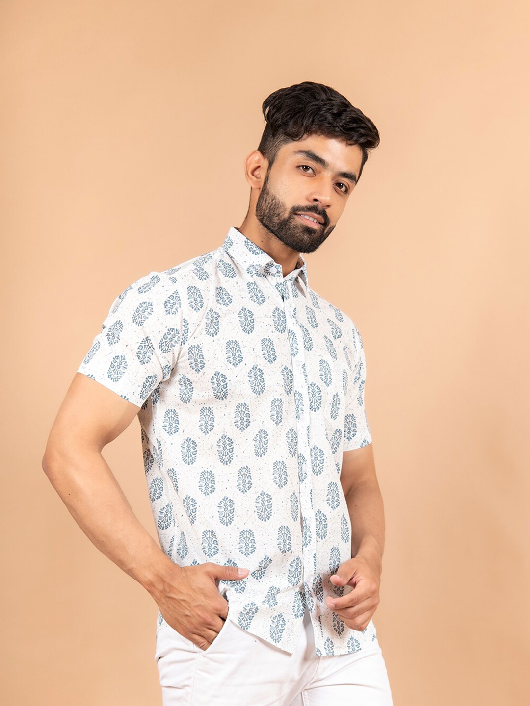 

Tistabene Men White Comfort Printed Casual Shirt