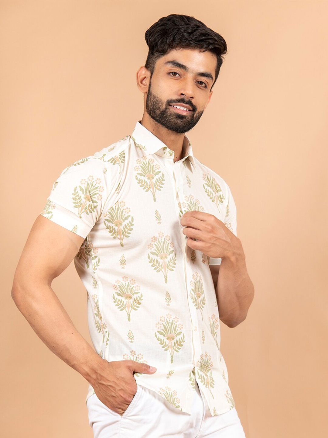 

Tistabene Men White Comfort Floral Printed Casual Shirt