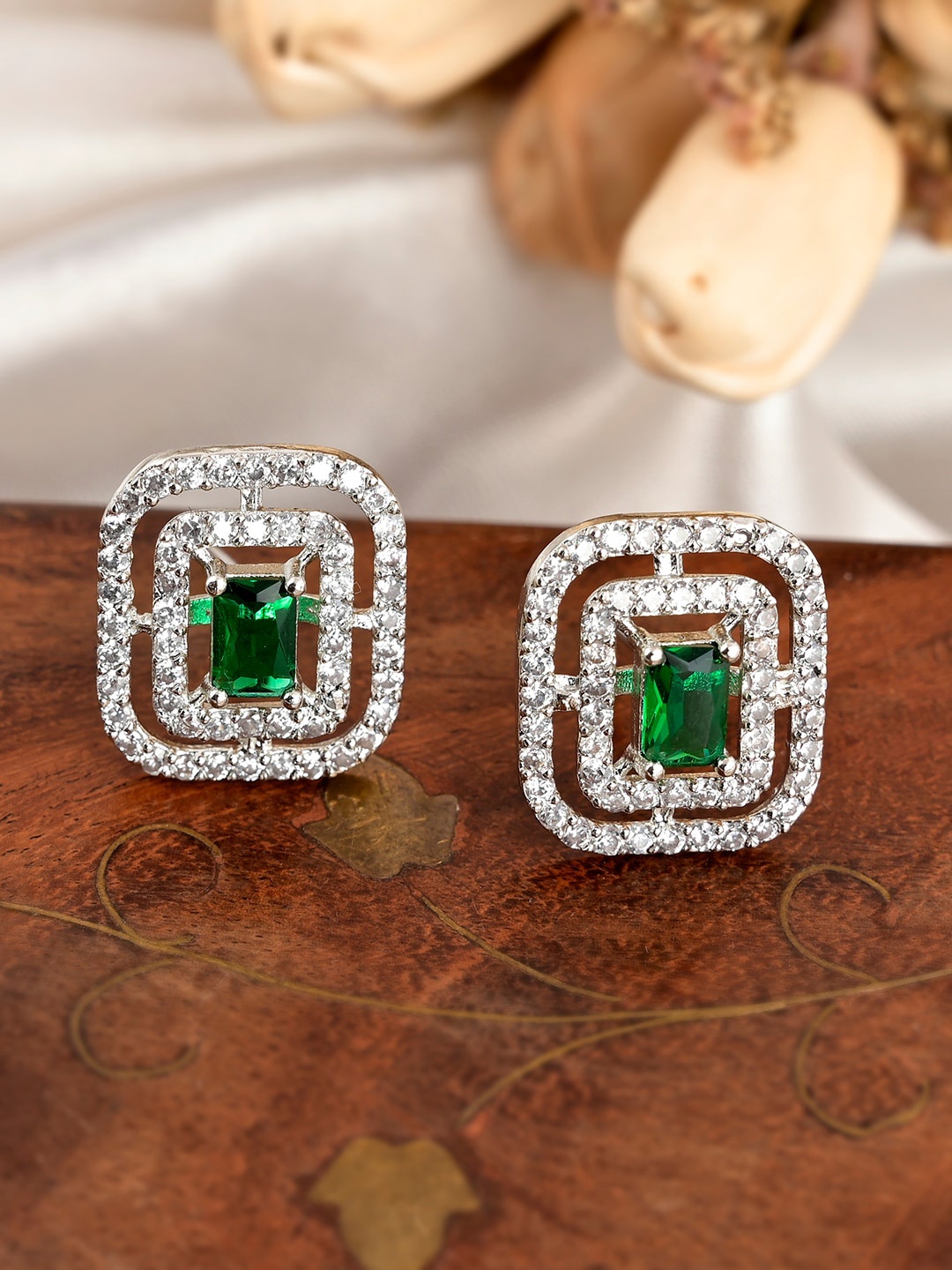 

Shoshaa Green Silver Plated Classic Studs Earrings
