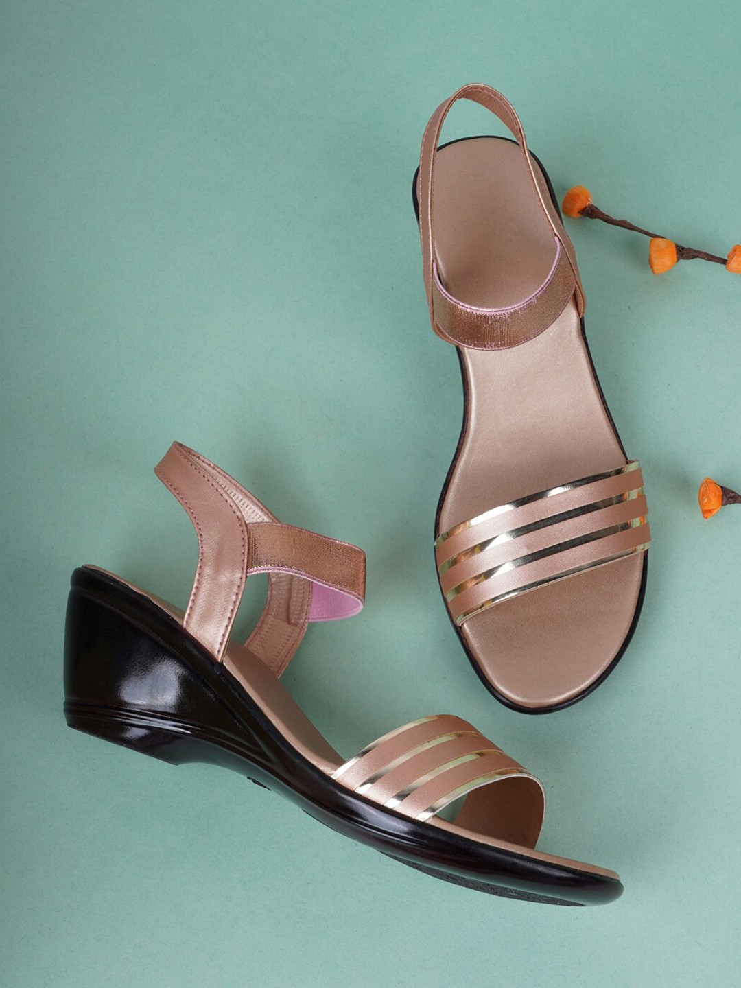 

Style Shoes Women Peach-Coloured & Gold-Toned Striped Wedge Heels