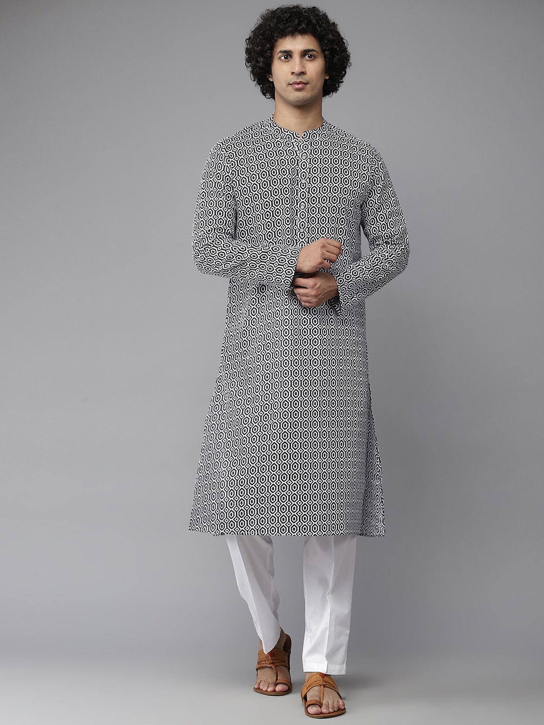 

See Designs Men Grey & White Geometric Printed Cotton Kurta