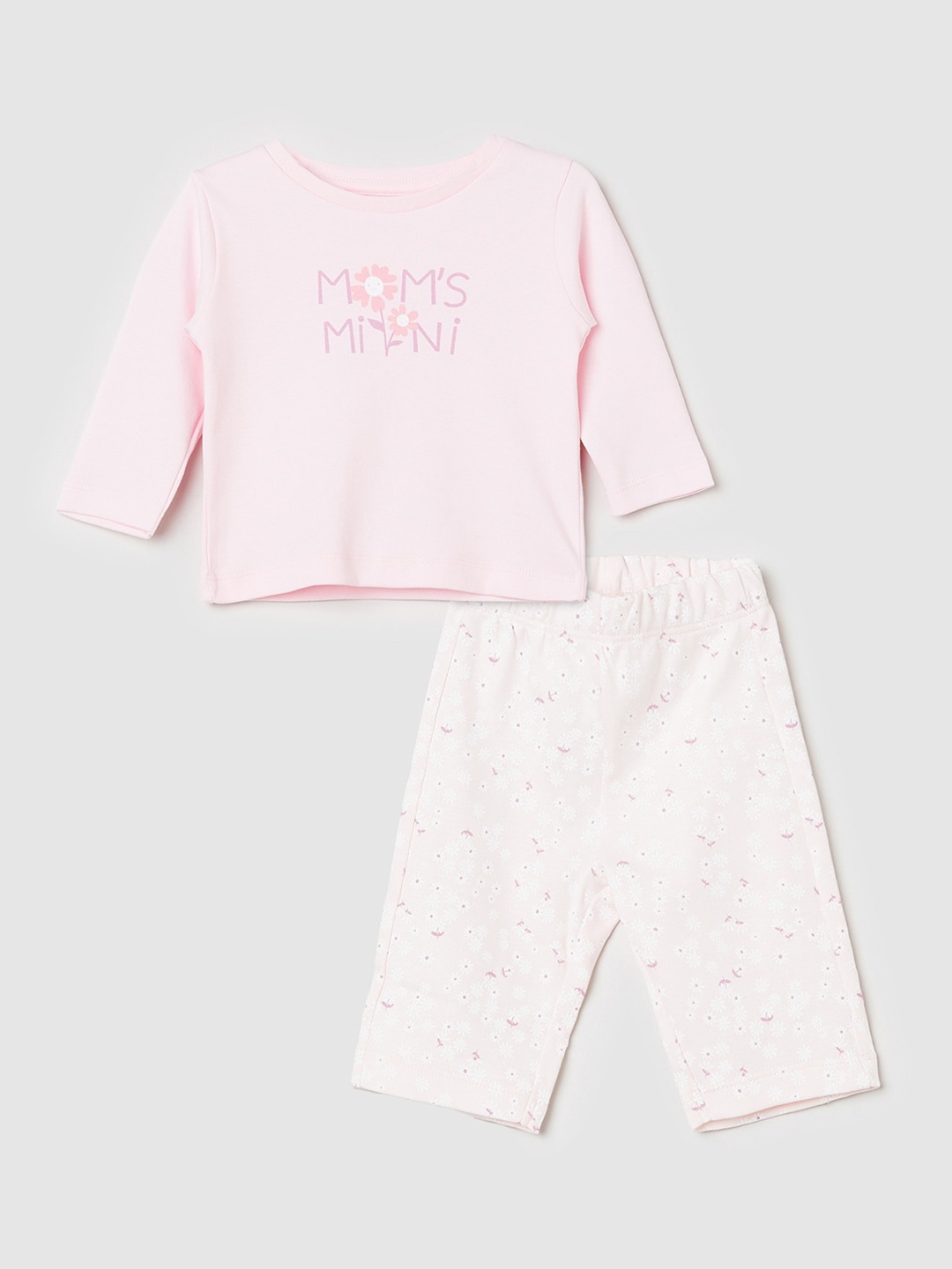 

Max Girls Pink & White Printed Night suit