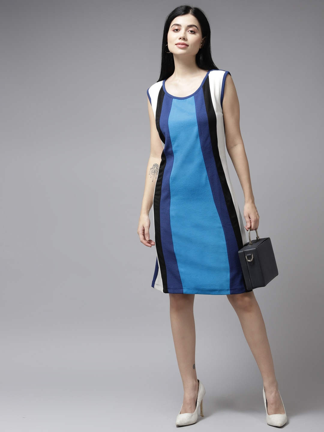 

Aarika Blue Colourblocked Georgette Sheath Dress