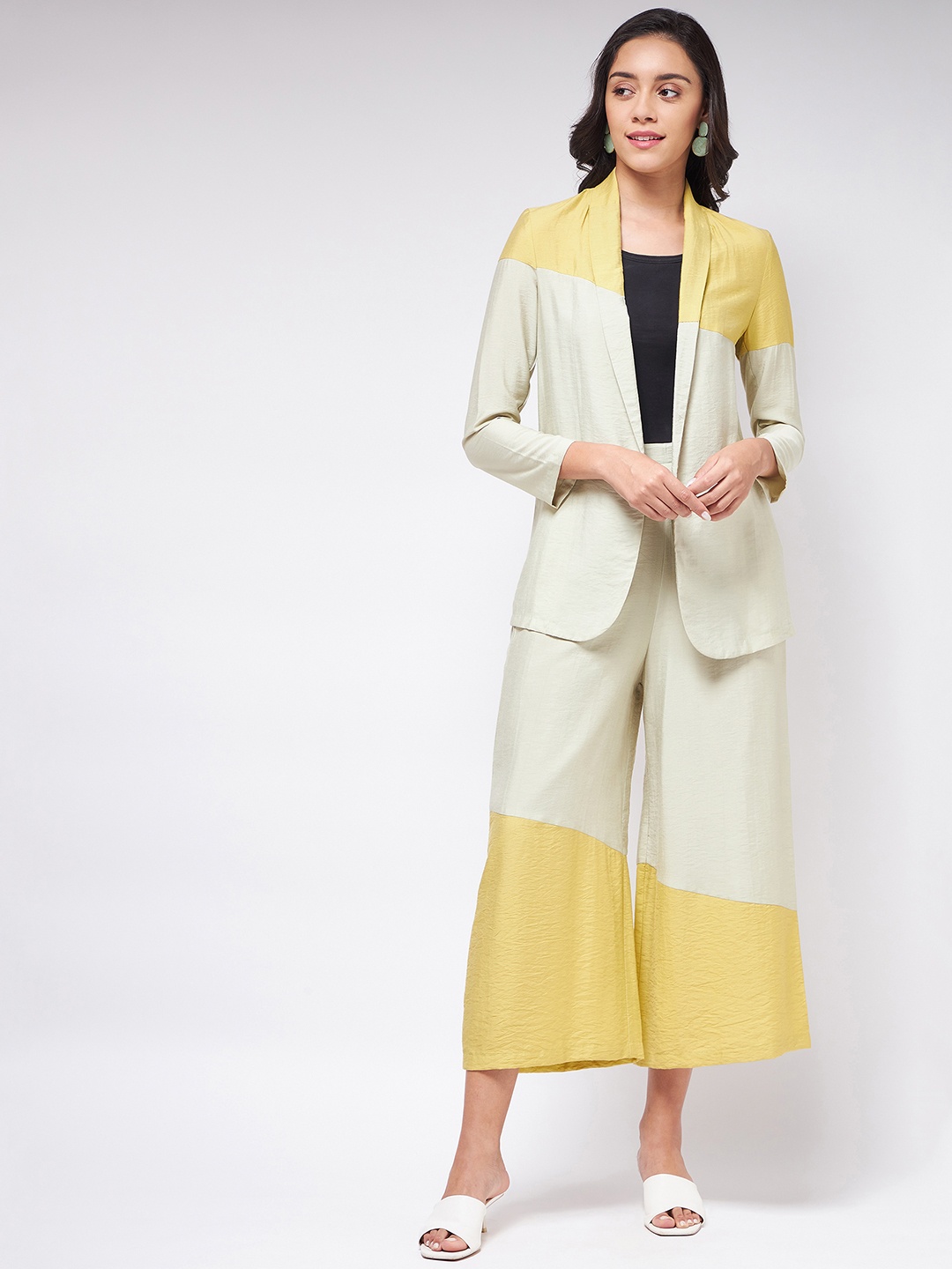 

Zima Leto Women Colourblocked Blazer With Trouser Co-Ords, Yellow