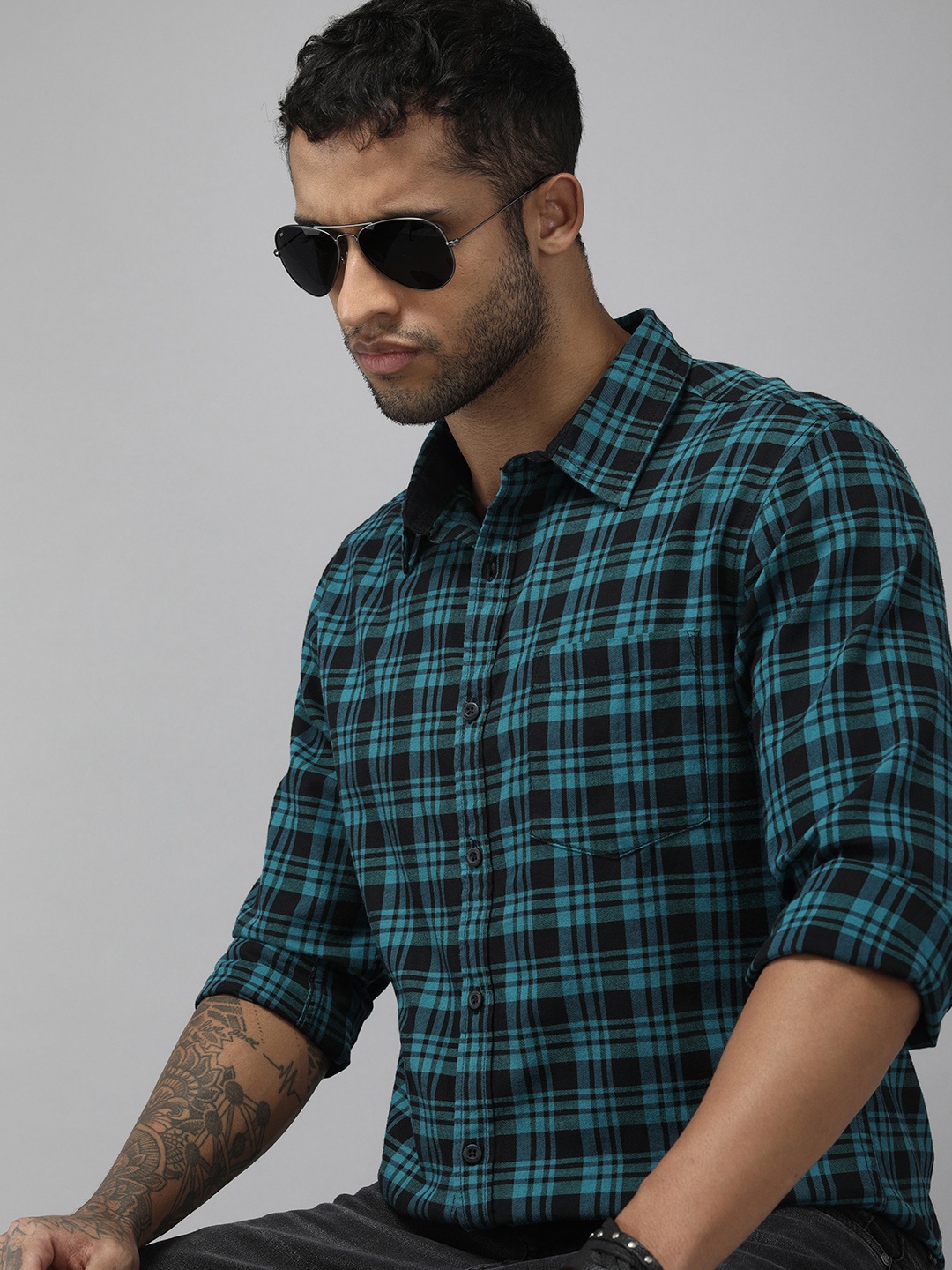 

Roadster Men Blue Comfort Fit Checked Cotton Casual Shirt