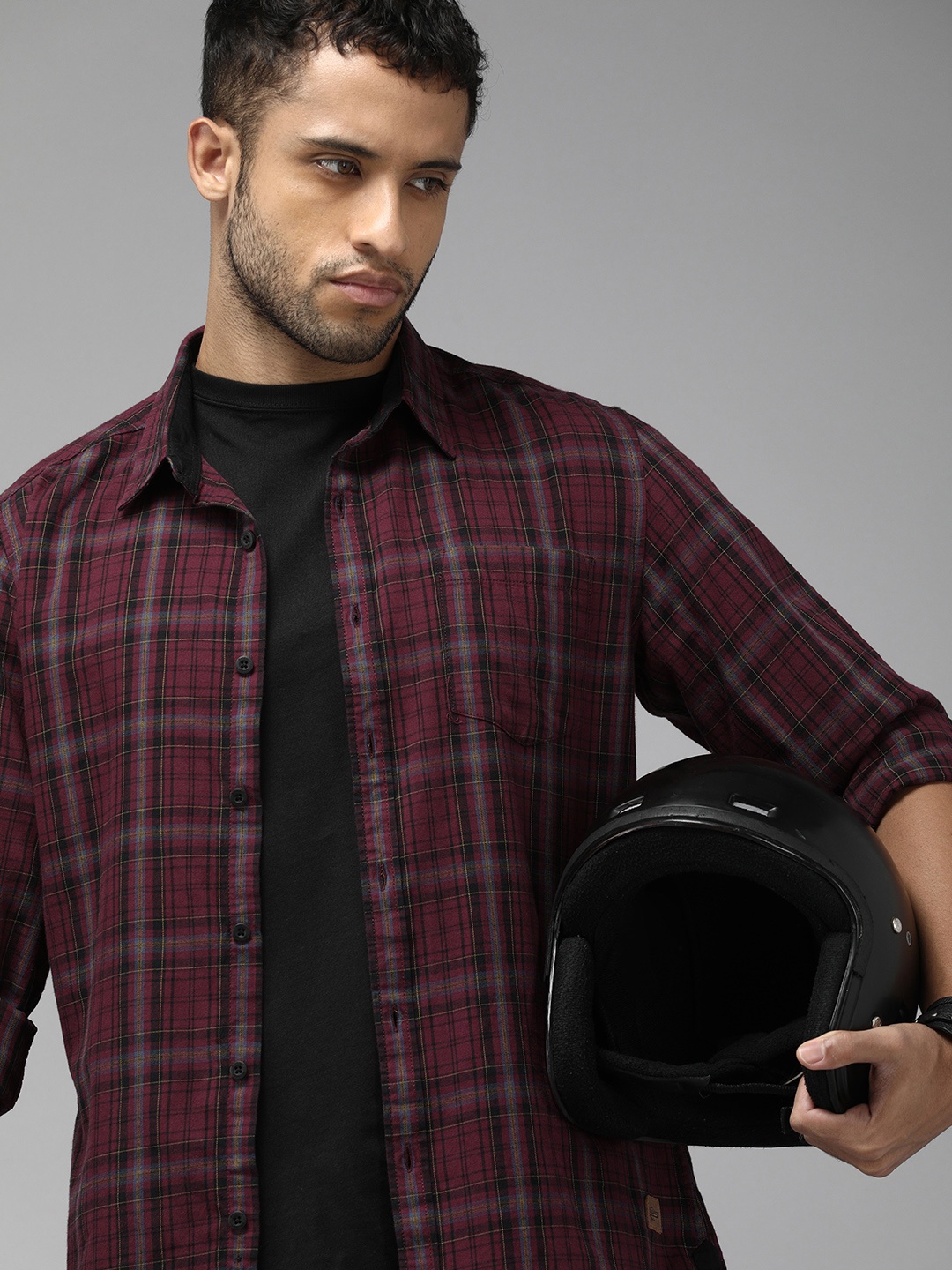 

Roadster Men Maroon Comfort Checked Cotton Casual Shirt