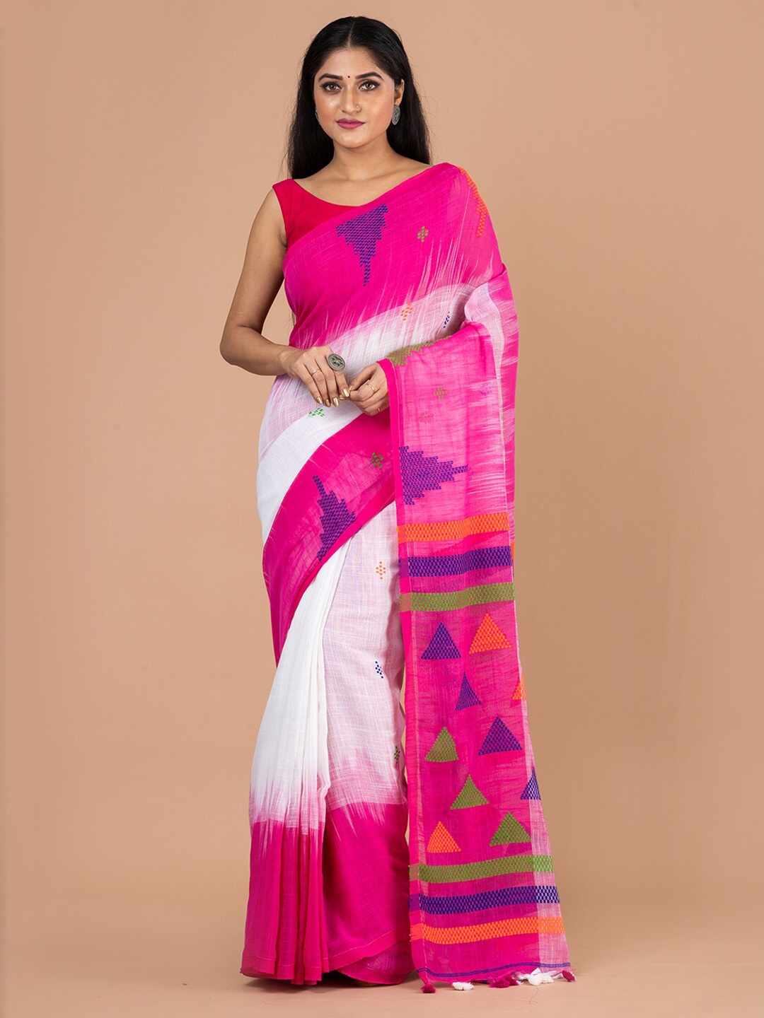 

Laa Calcutta White And Pink Woven Design Pure Cotton Jamdani Saree