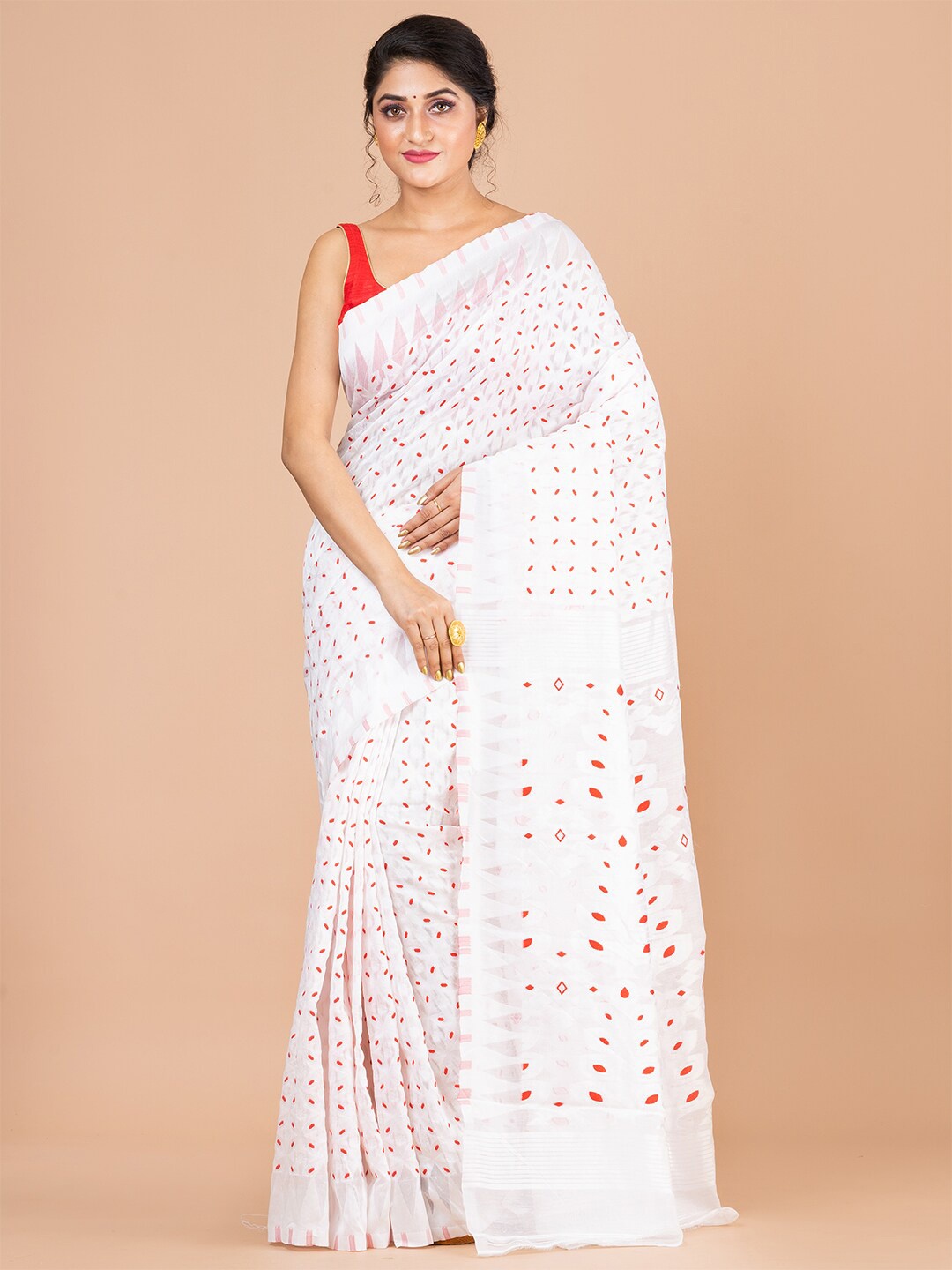 

Laa Calcutta White & Red Pure Cotton Jamdani Saree