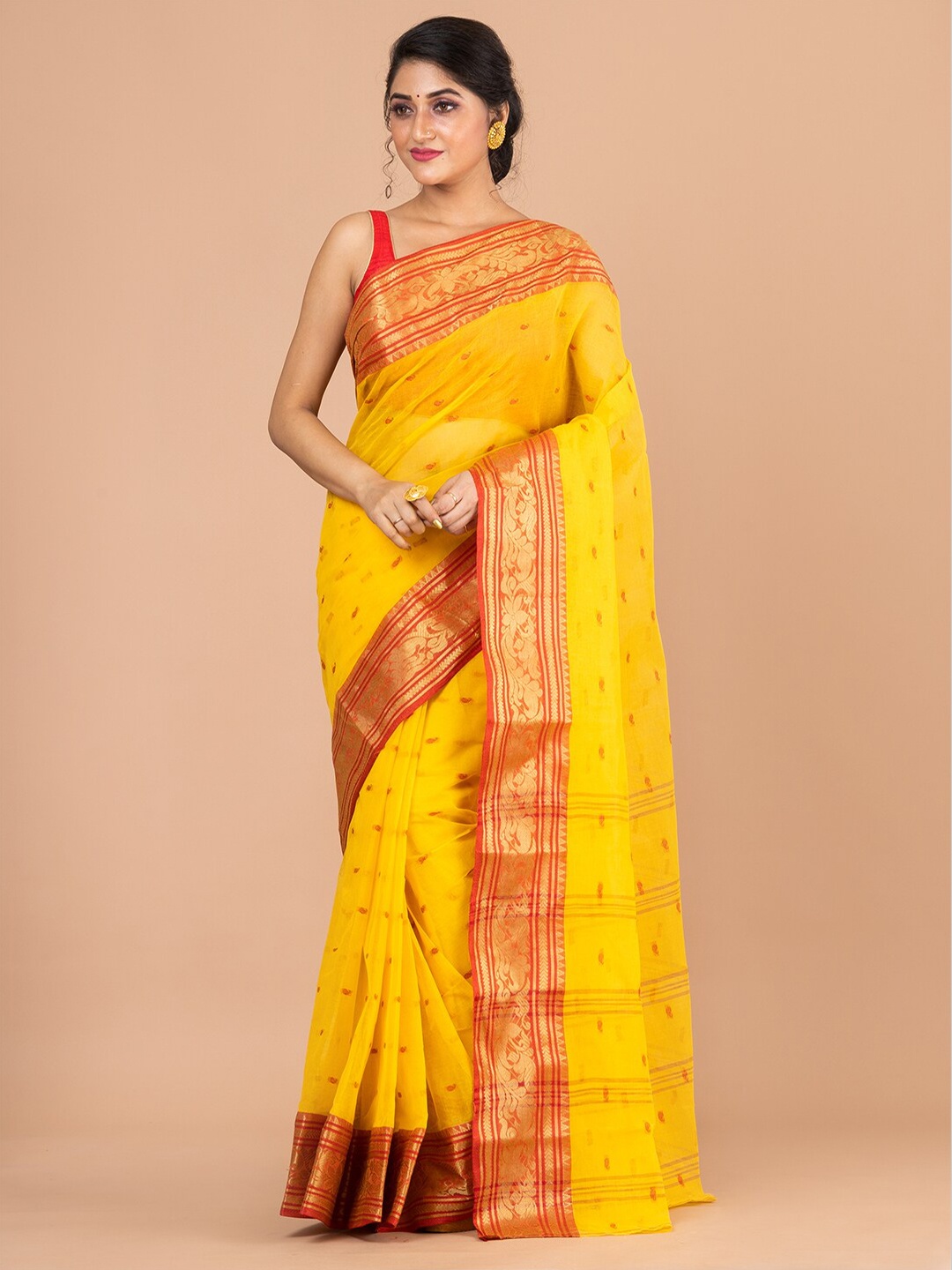 

Laa Calcutta Yellow & Red Woven Design Zari Pure Cotton Jamdani Saree