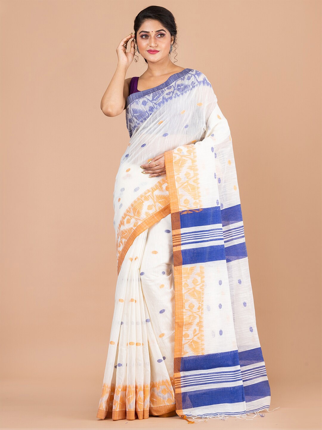 

Laa Calcutta White & Blue Ethnic Motifs Pure Cotton Jamdani Saree