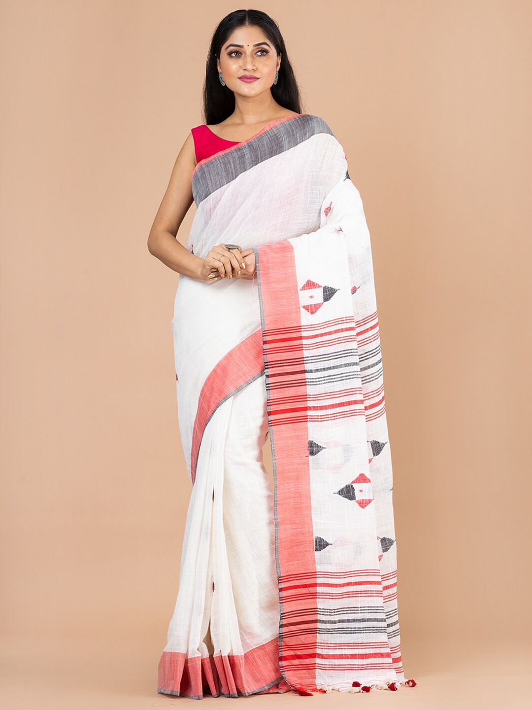 

Laa Calcutta White & Red Ethnic Motifs Pure Cotton Jamdani Saree