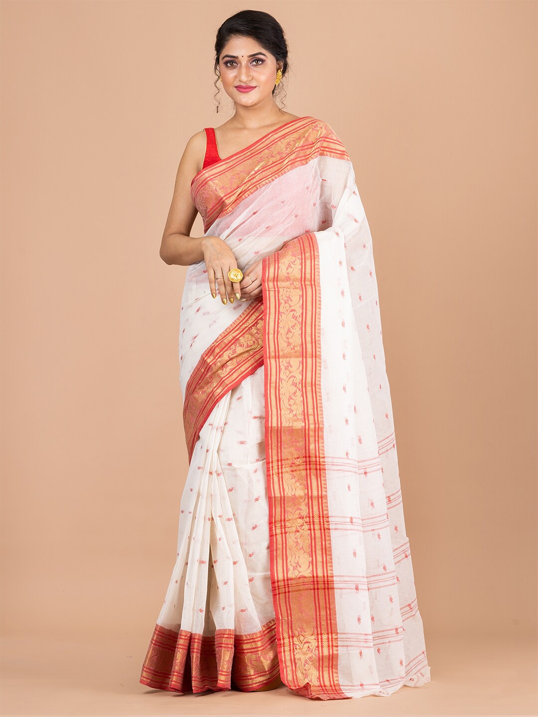 

Laa Calcutta White & Red Woven Design Zari Pure Cotton Jamdani Saree