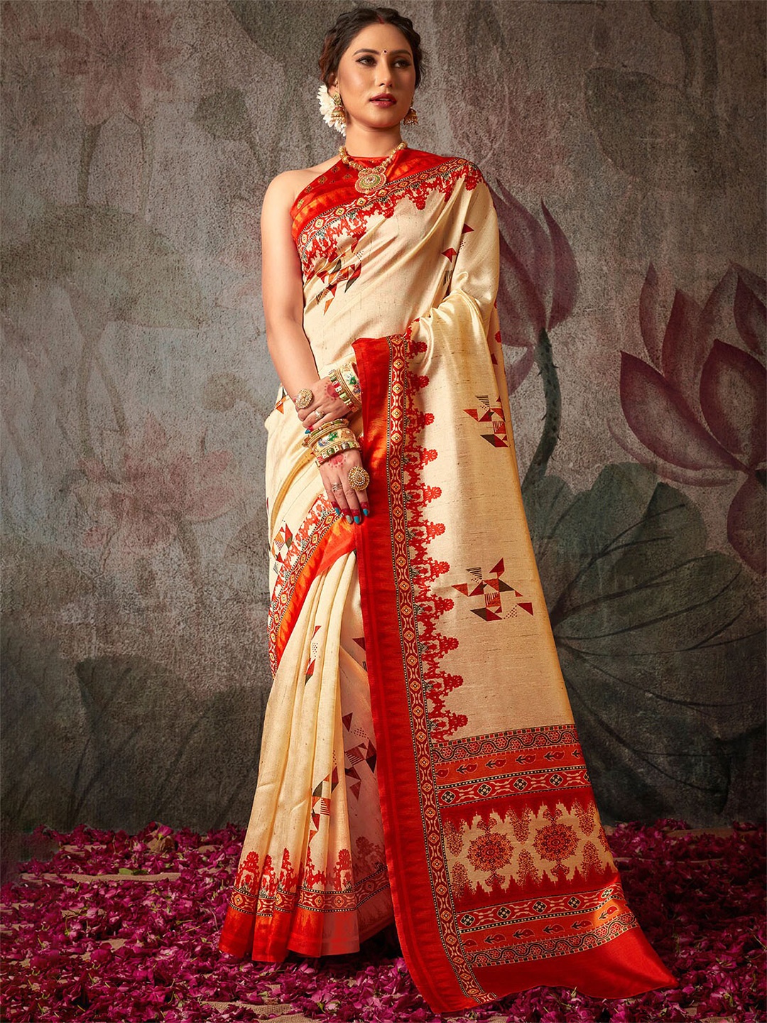 

ODETTE Off White And Red Ethnic Motifs Print Saree