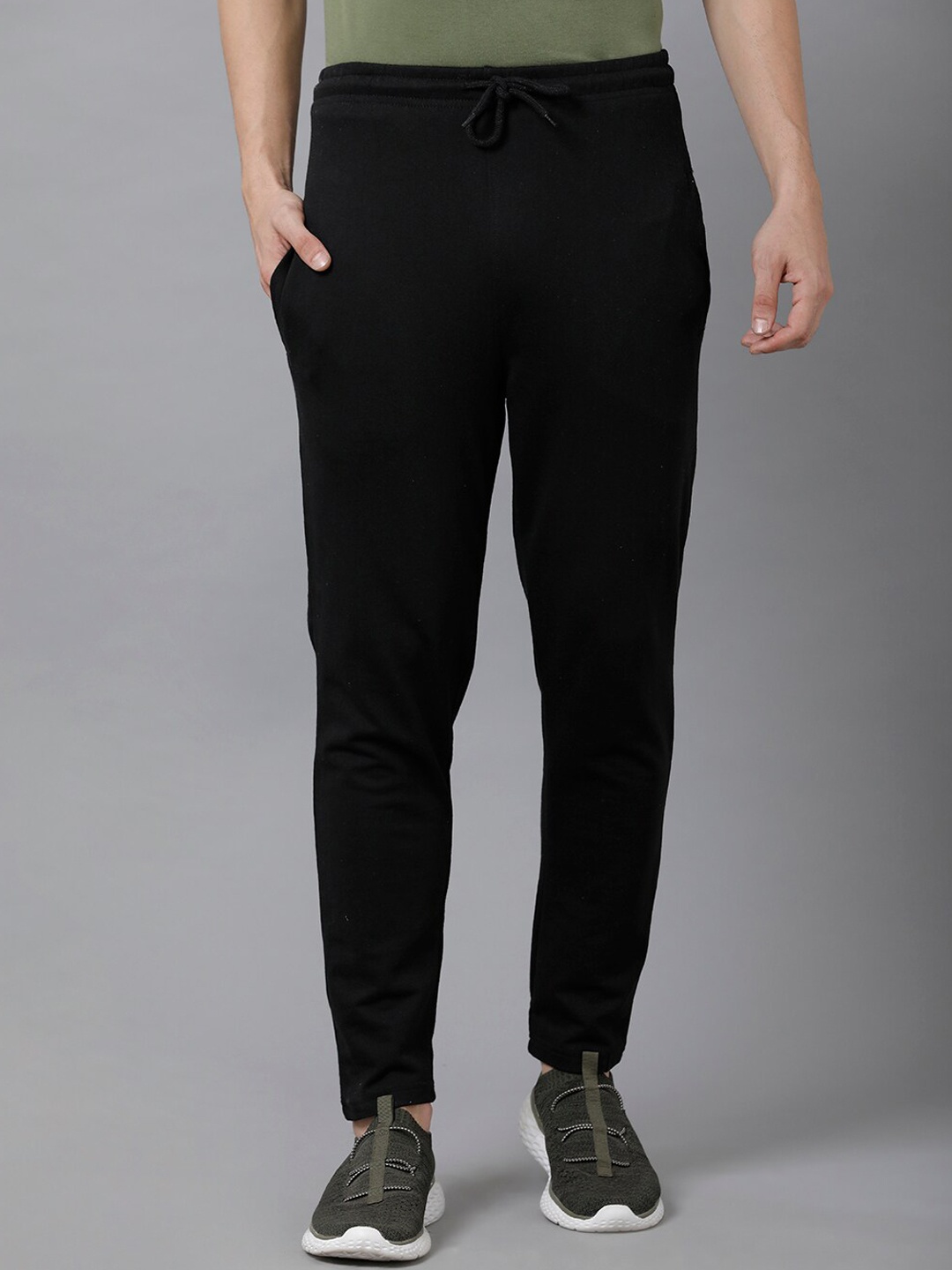 

MADSTO Men Black Solid Pure Cotton Slim-Fit Track Pants