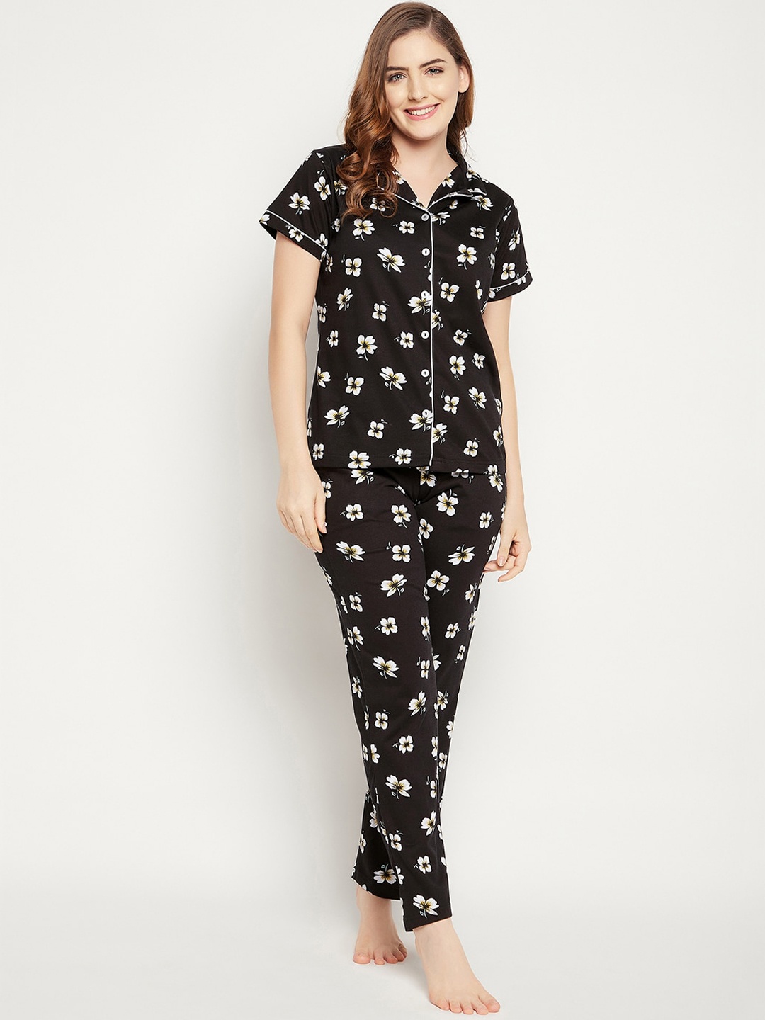 

Clovia Women Black & White Printed Night suit
