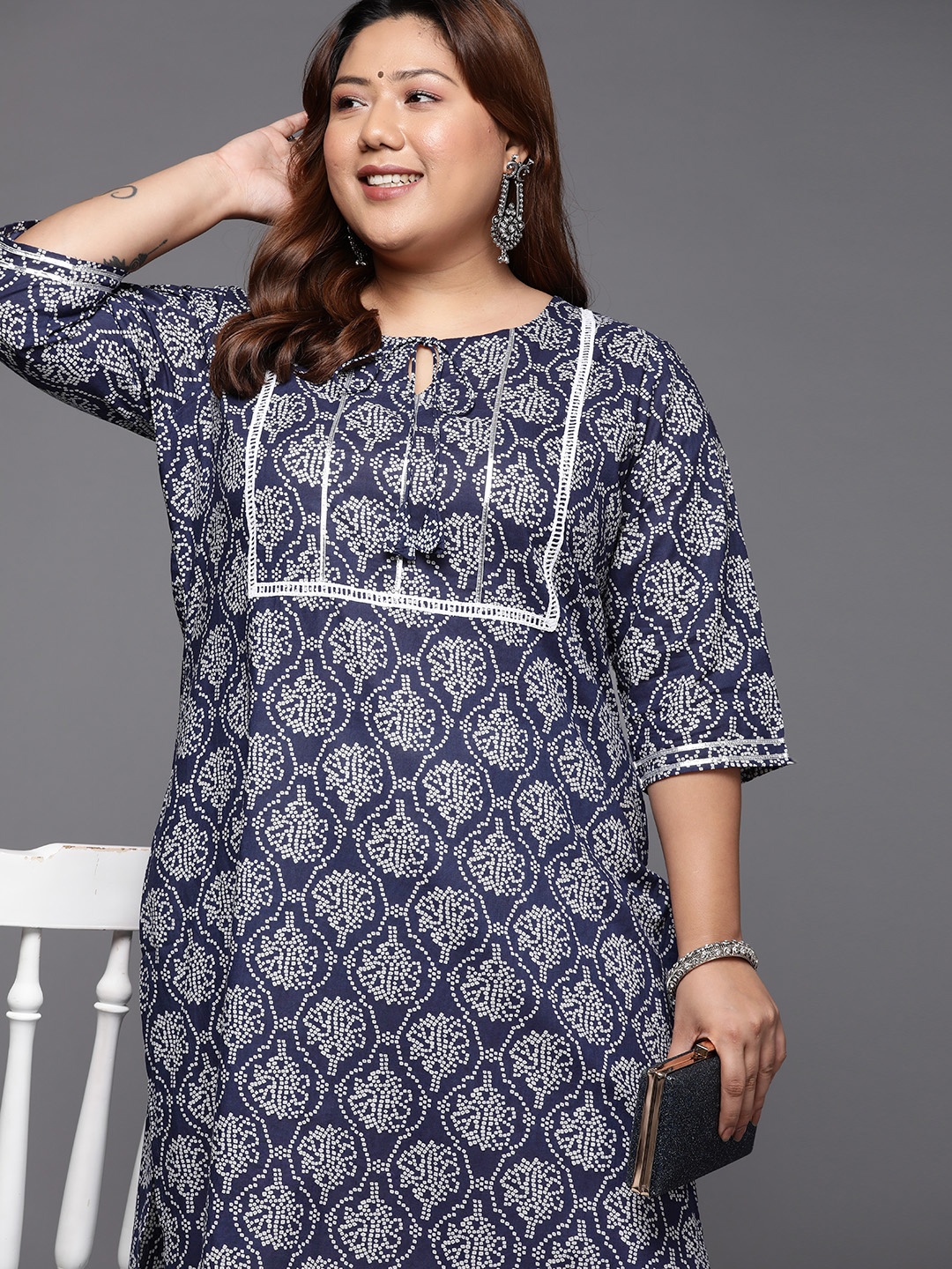 

EXTRA LOVE BY LIBAS Women Navy Blue Bandhani Printed Gotta Patti Plus Size Kurta
