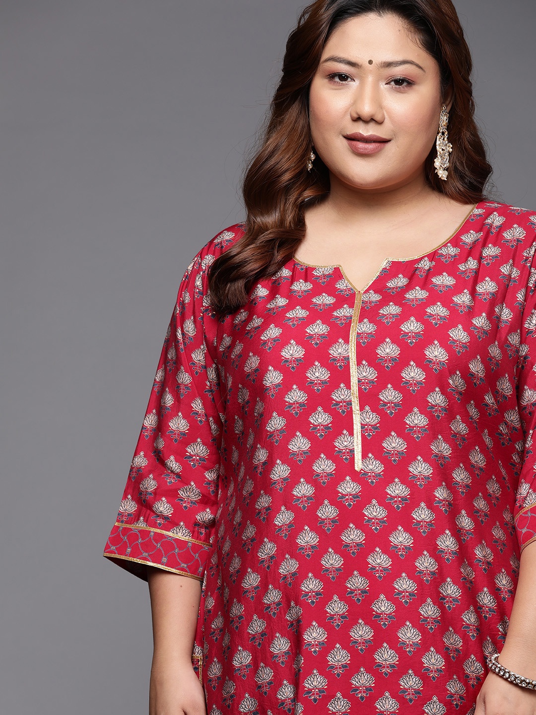 

EXTRA LOVE BY LIBAS Women Red Floral Printed Gotta Patti Plus Size Kurta