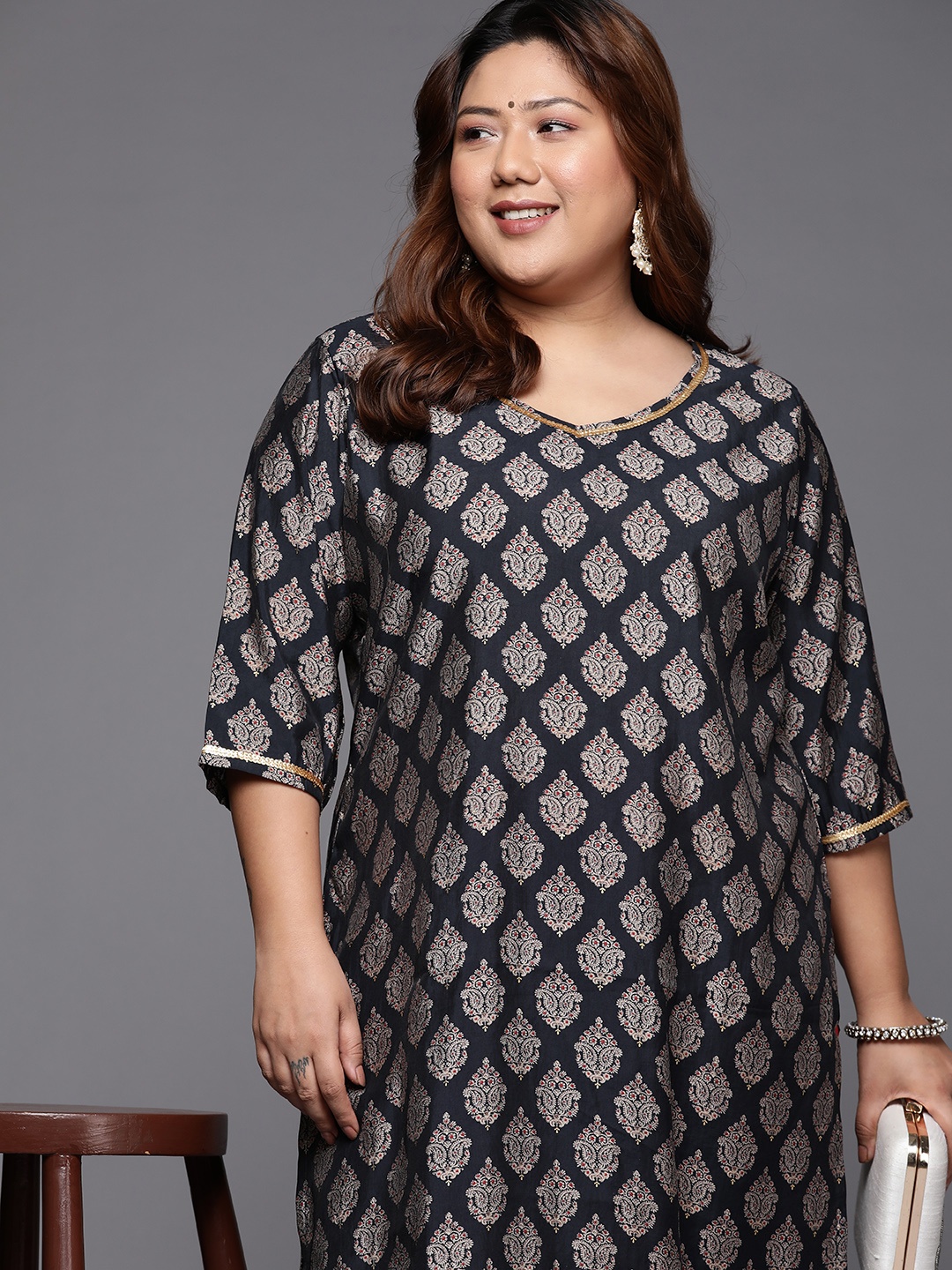 

EXTRA LOVE BY LIBAS Women Plus Size Navy Blue & Grey Ethnic Motifs Printed Kurta