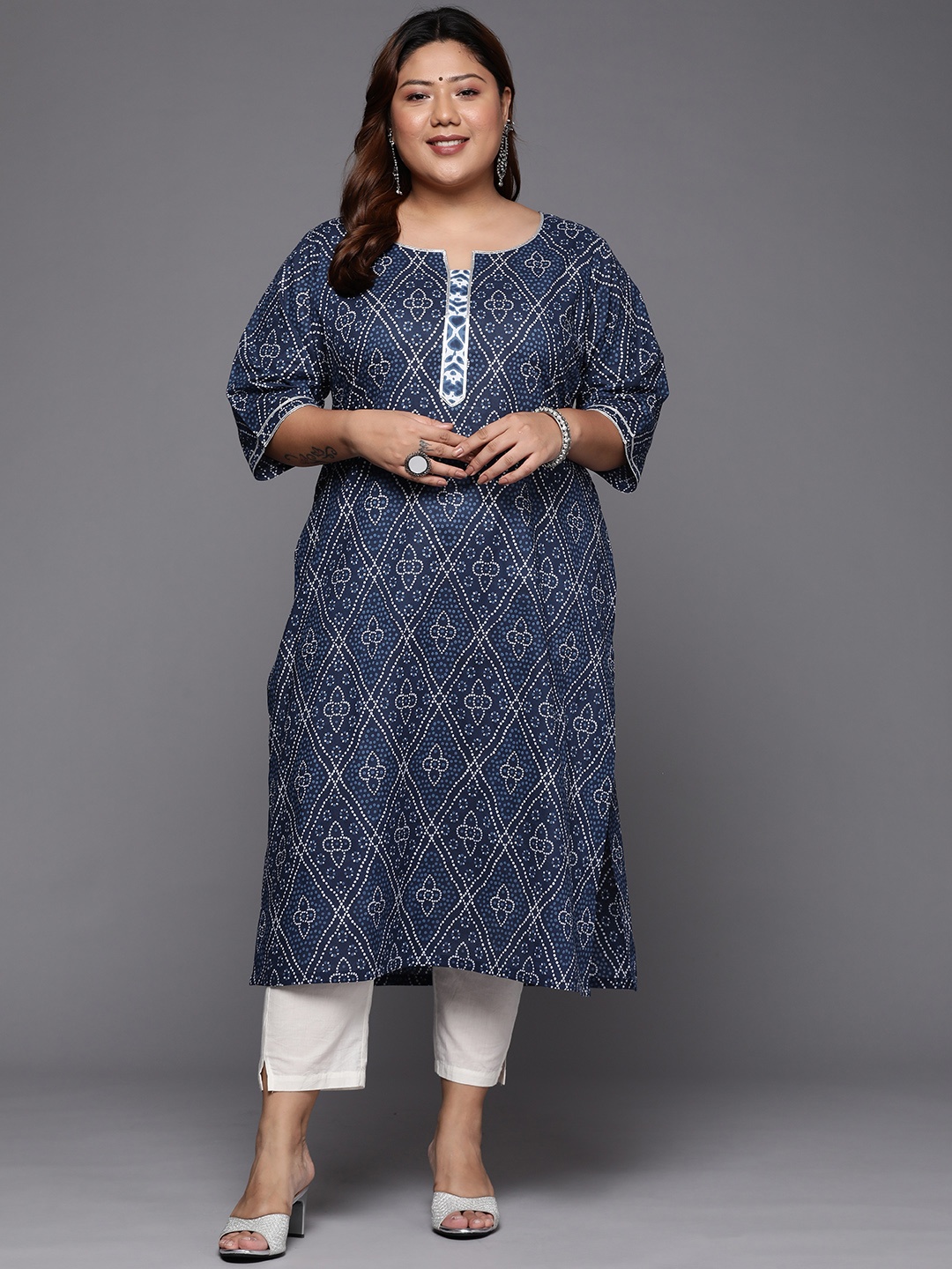

EXTRA LOVE BY LIBAS Women Plus Size Blue & White Bandhani Printed Cotton Kurta