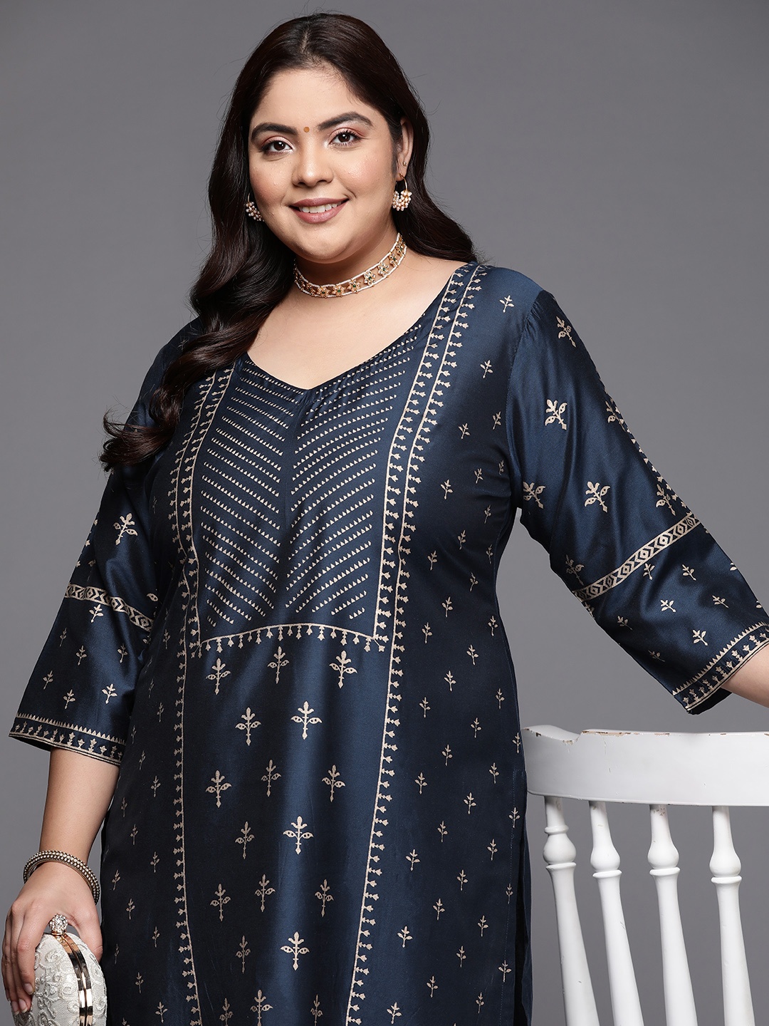 

EXTRA LOVE BY LIBAS Women Navy Blue Ethnic Motifs Printed Kurta