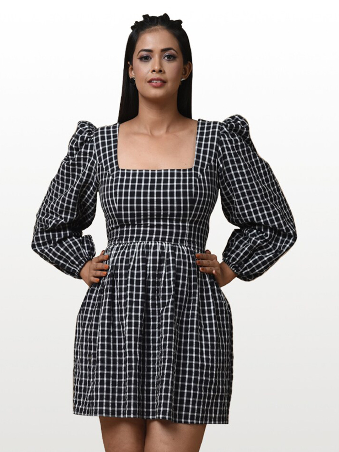 

Hencemade White & Black Checked Mini Dress