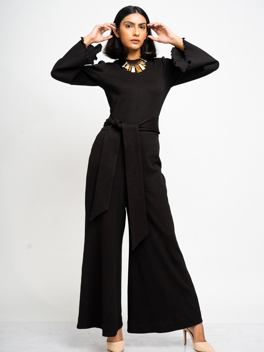

Hencemade Black Solid Culotte Jumpsuit