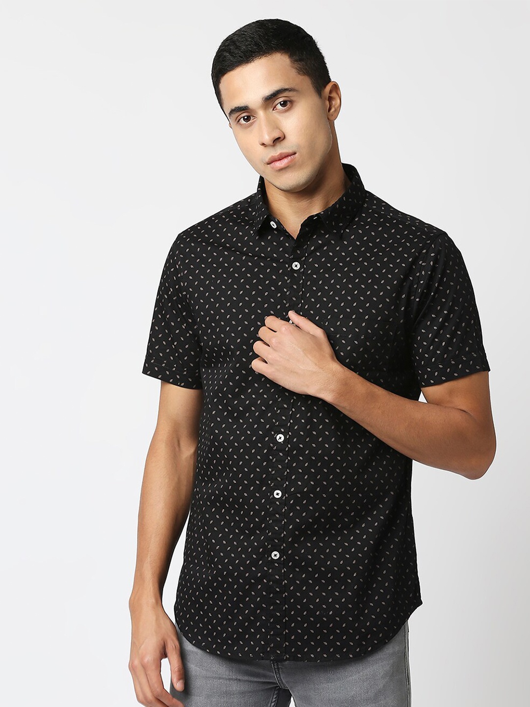 

VALEN CLUB Men Black Slim Fit Printed Pure Cotton Casual Shirt