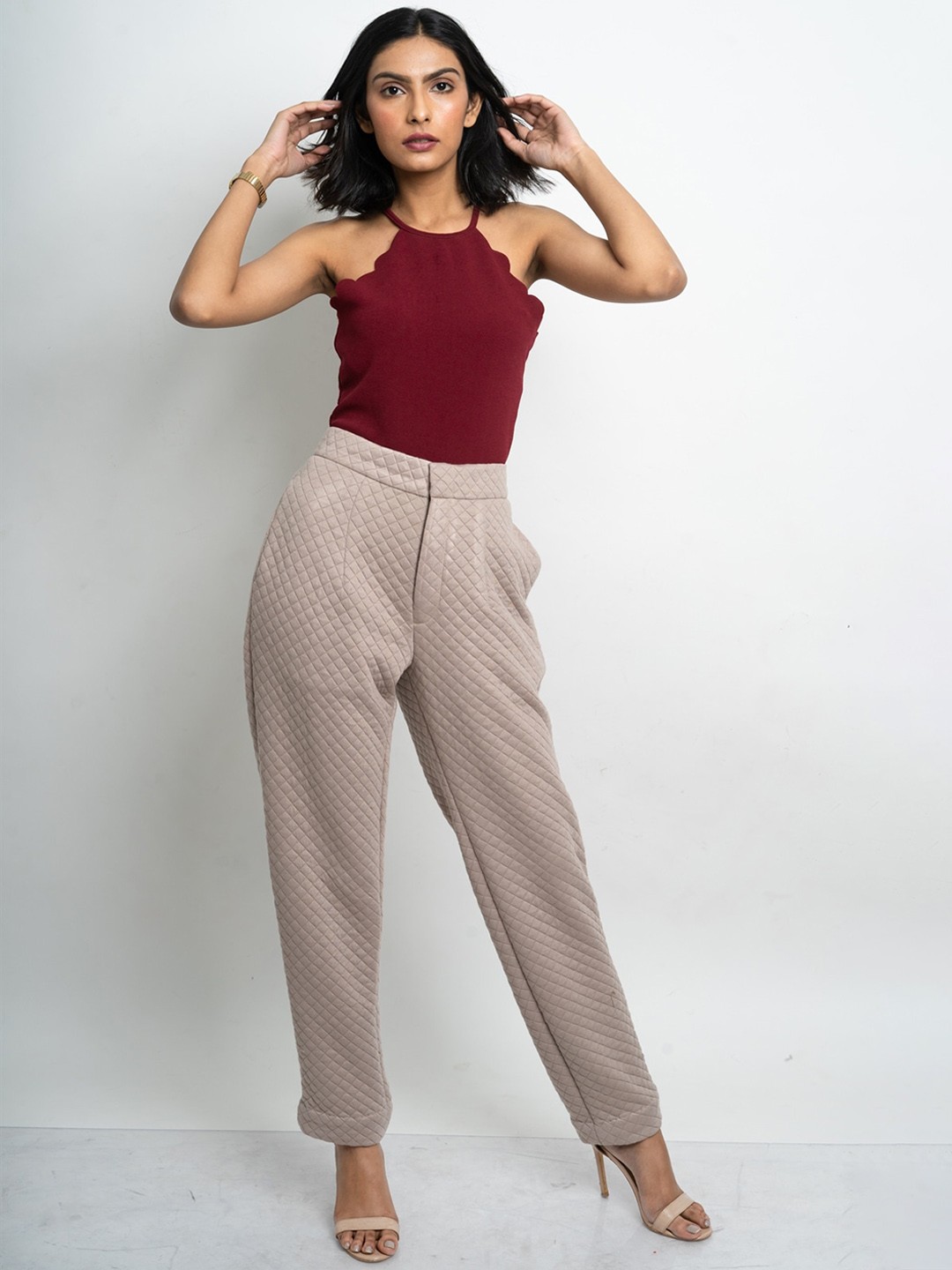 

Hencemade Women Beige Relaxed Slim Fit High-Rise Trousers