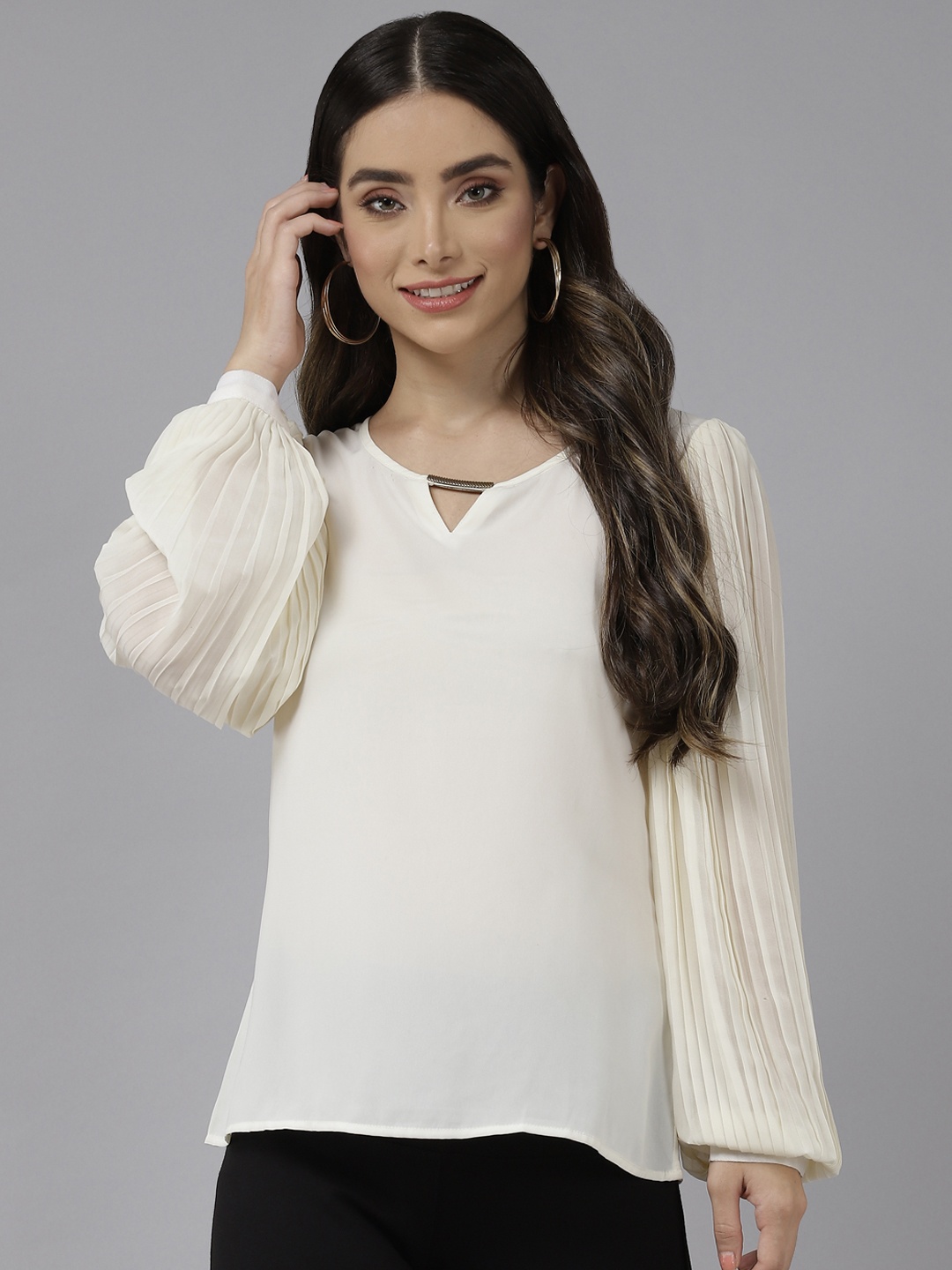 

Aarika Cream-Coloured Keyhole Neck Puff Sleeves Top